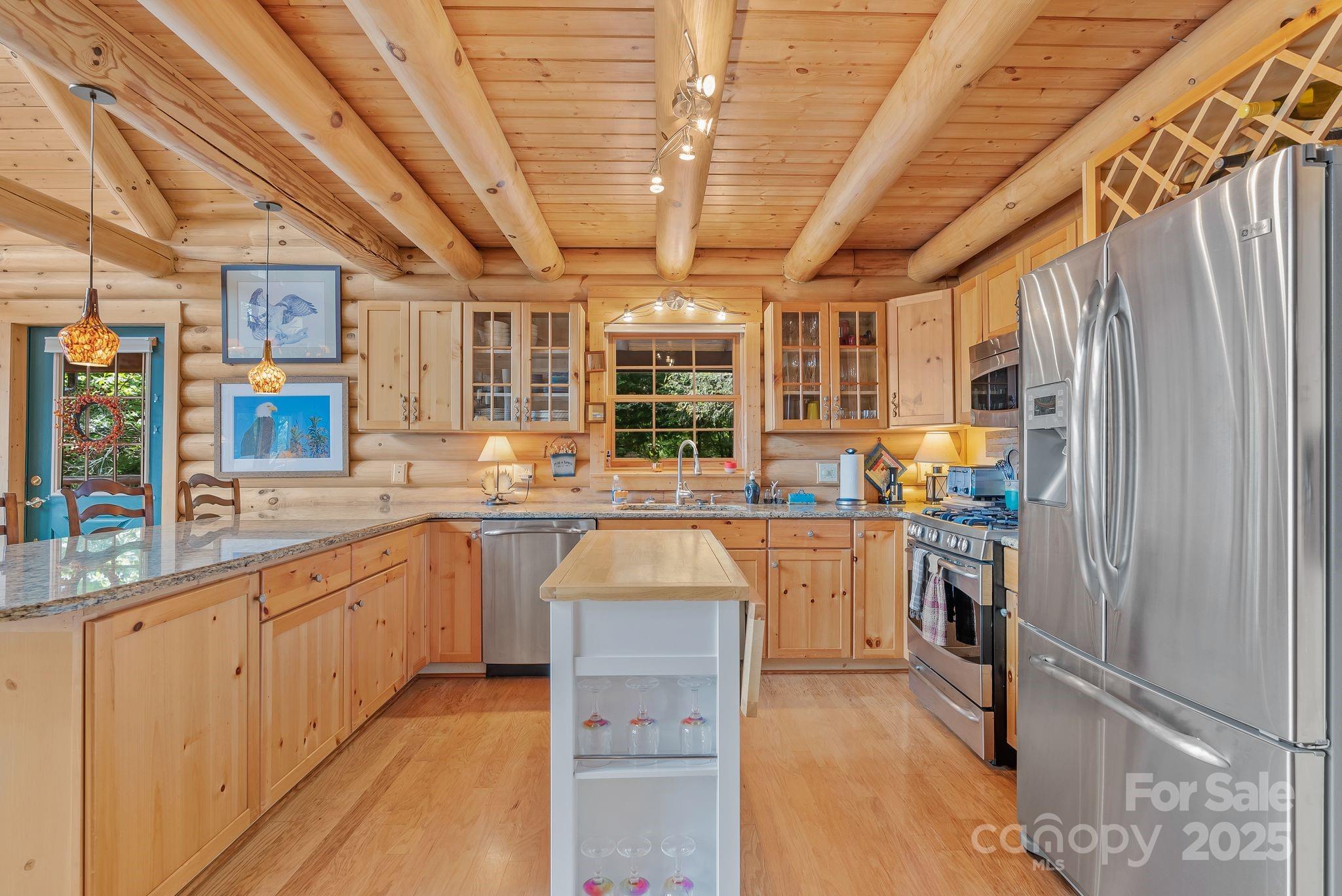 90 Forest Ridge Road — Burnsville