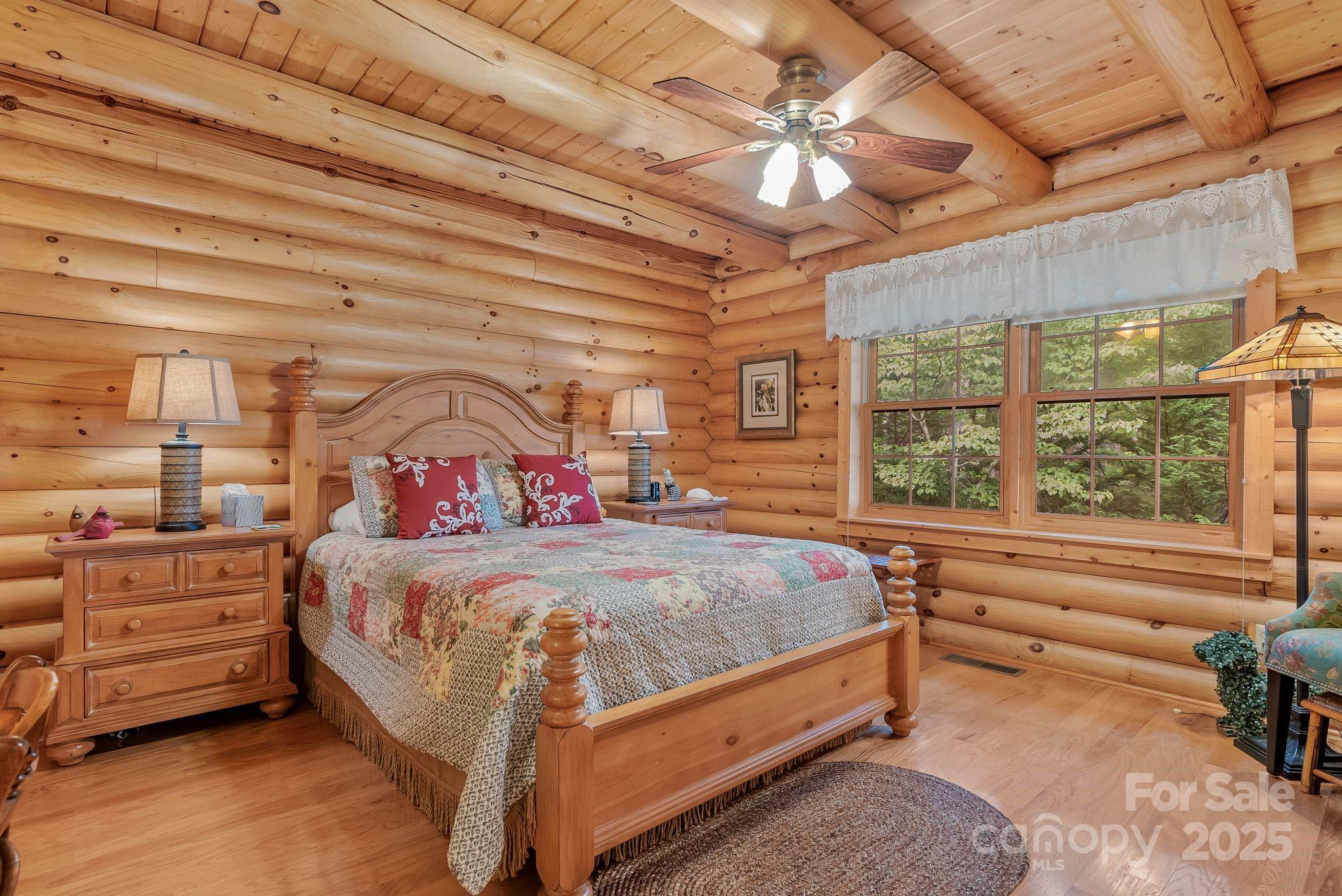 90 Forest Ridge Road — Burnsville