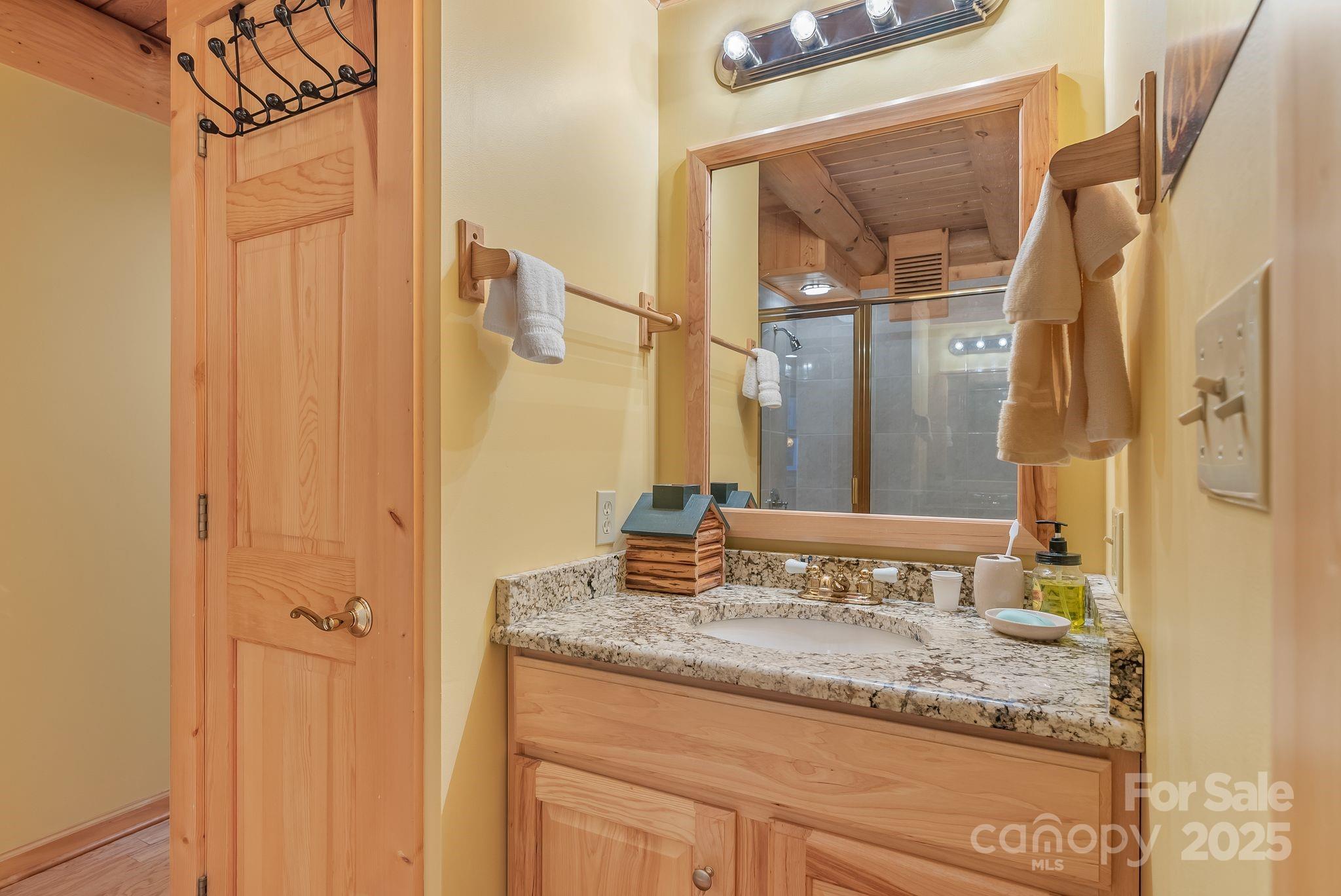 90 Forest Ridge Road — Burnsville