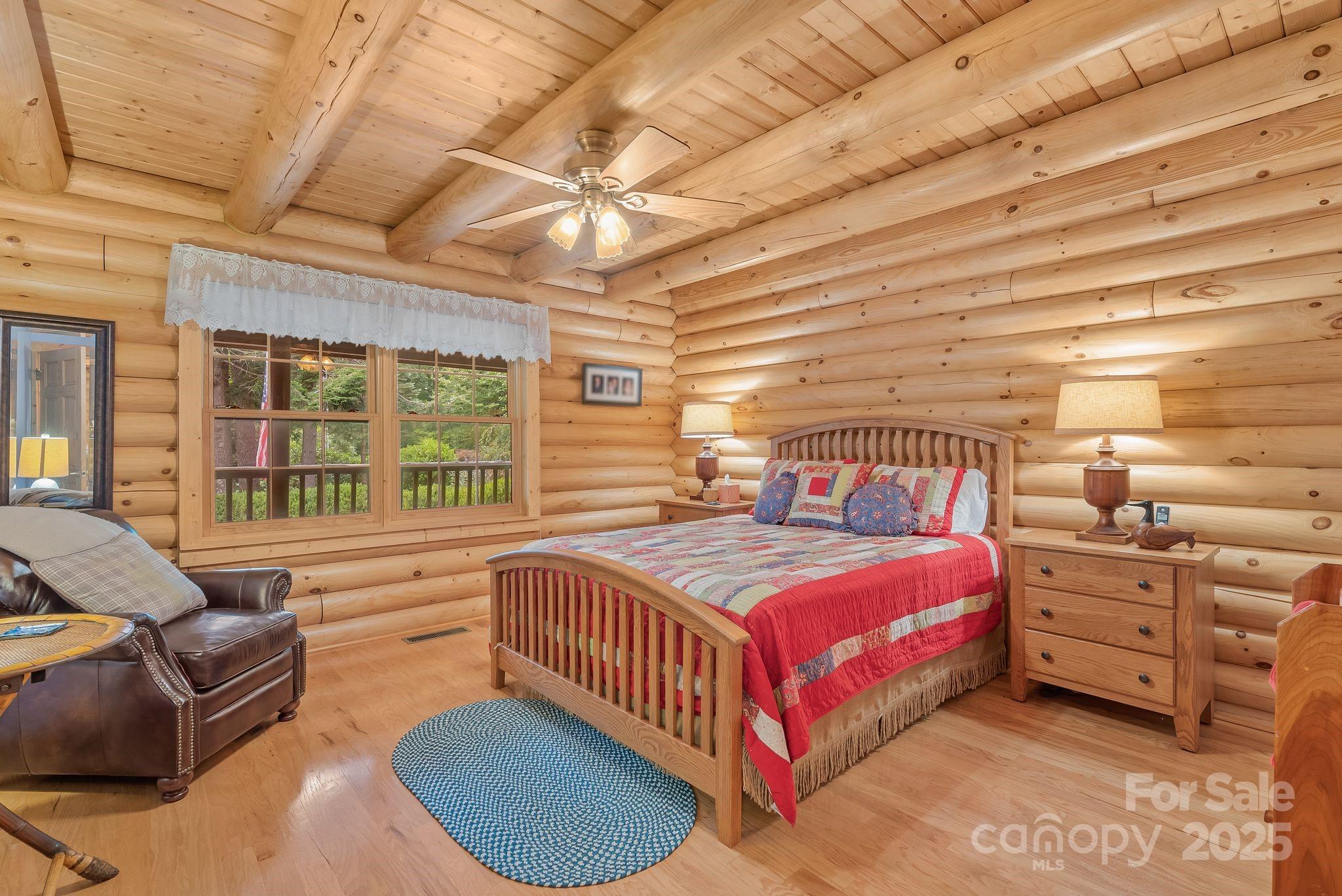 90 Forest Ridge Road — Burnsville
