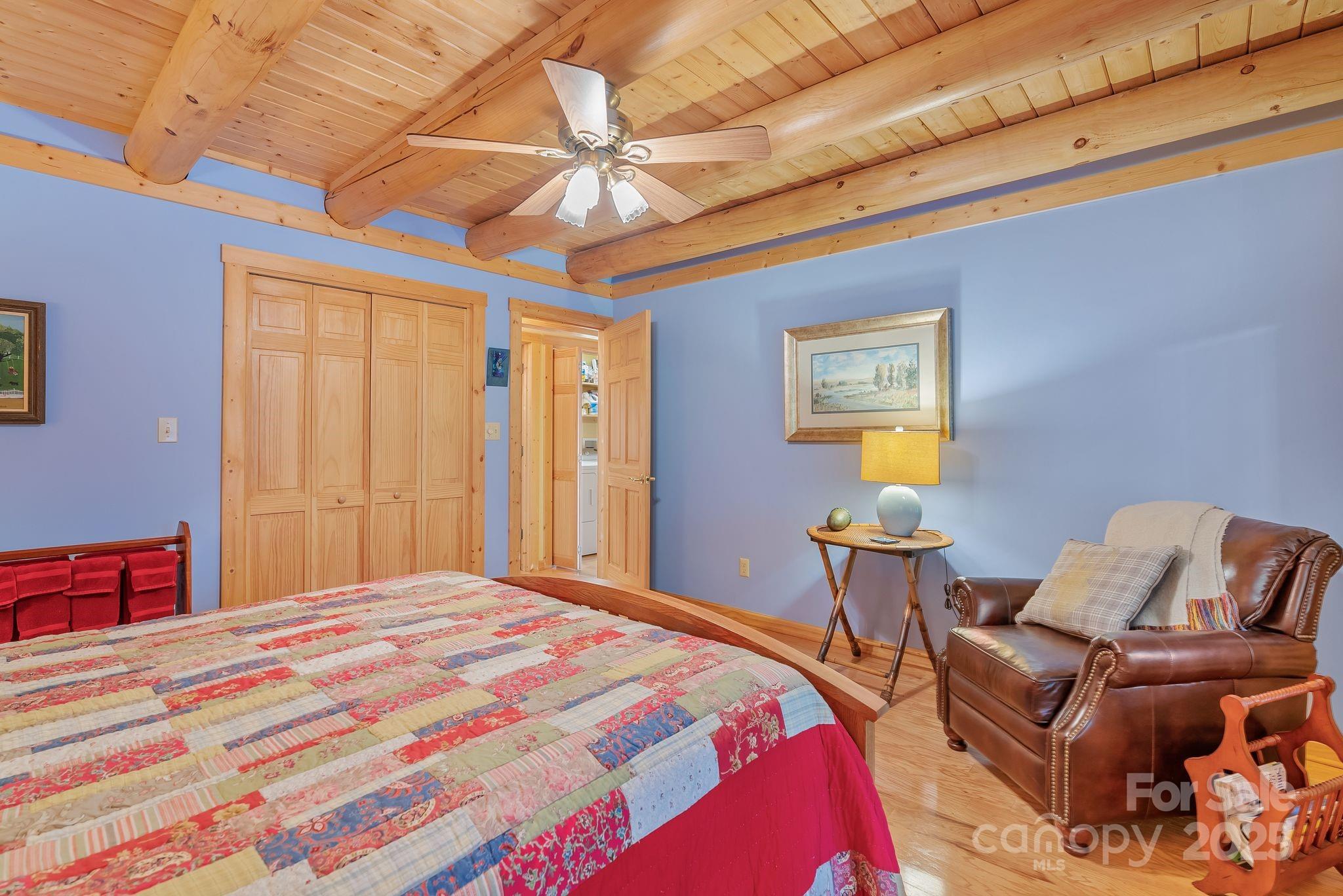 90 Forest Ridge Road — Burnsville