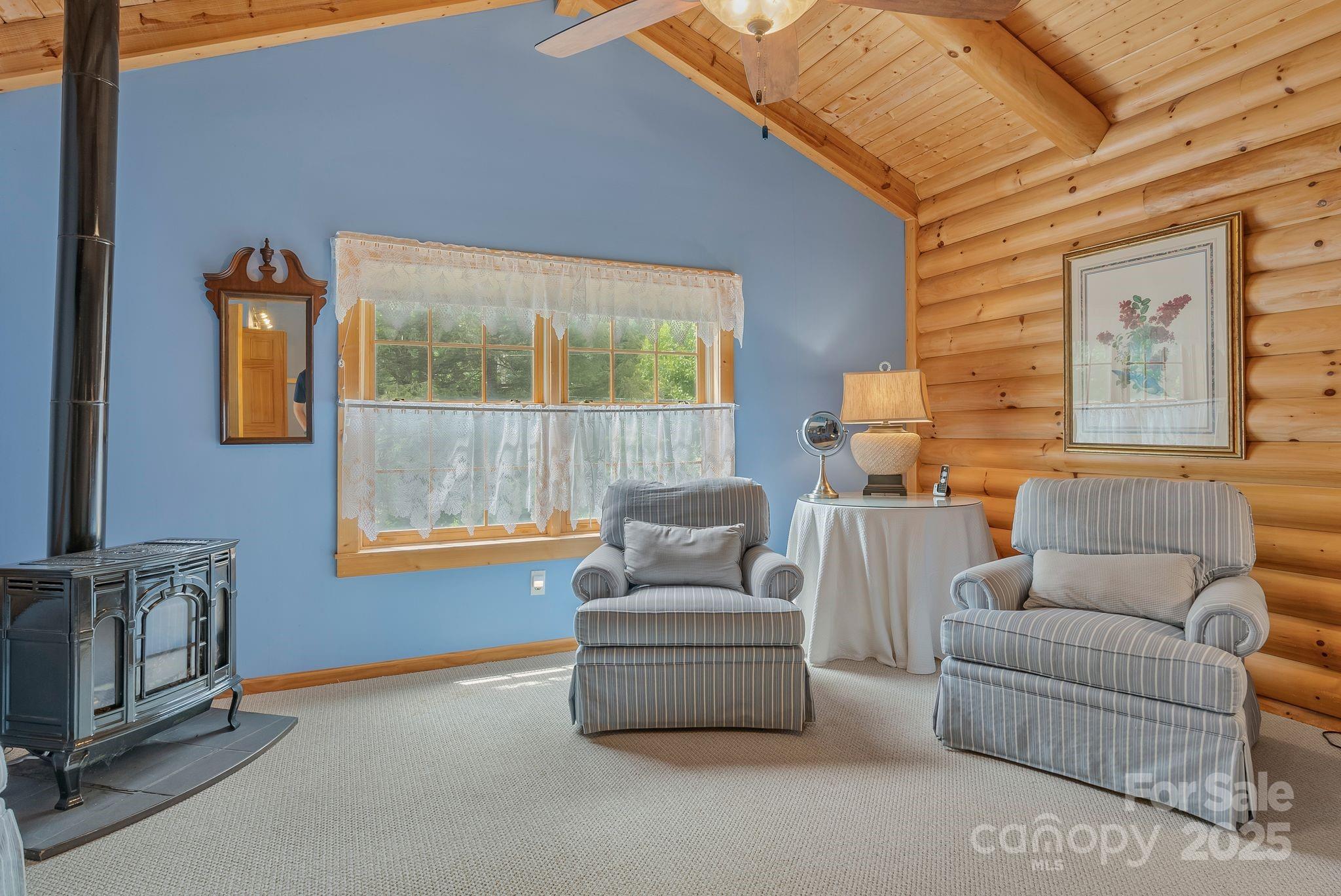 90 Forest Ridge Road — Burnsville