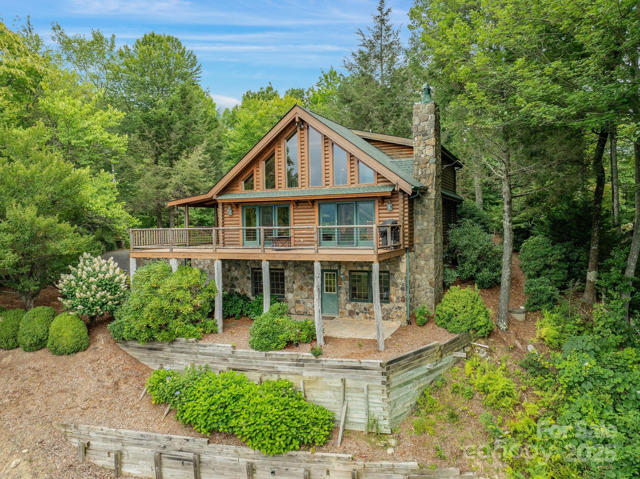 90 Forest Ridge Road — Burnsville