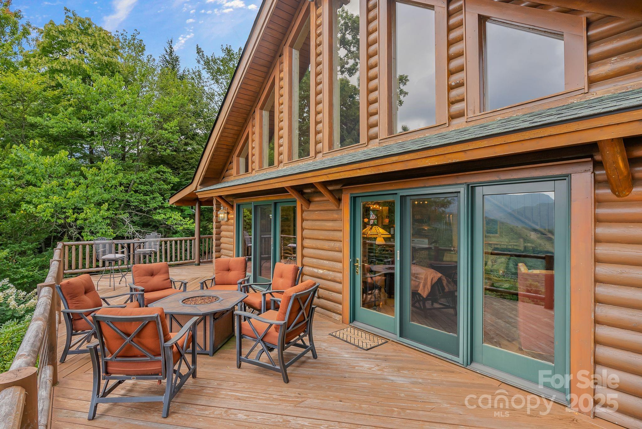 90 Forest Ridge Road — Burnsville