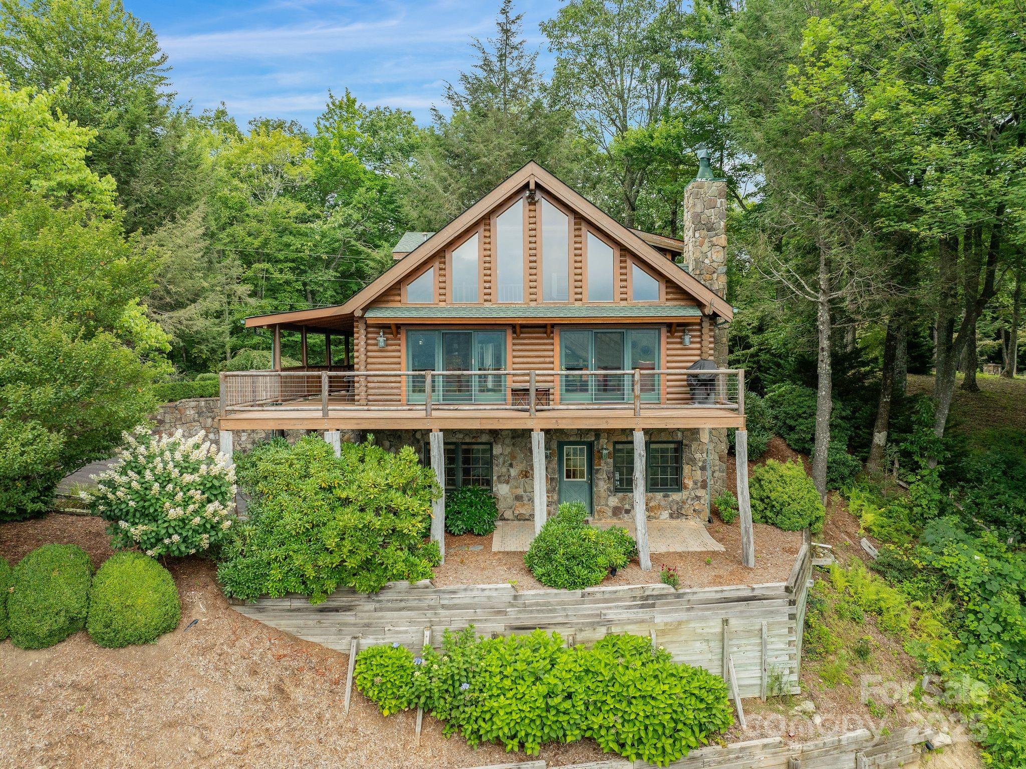 90 Forest Ridge Road — Burnsville