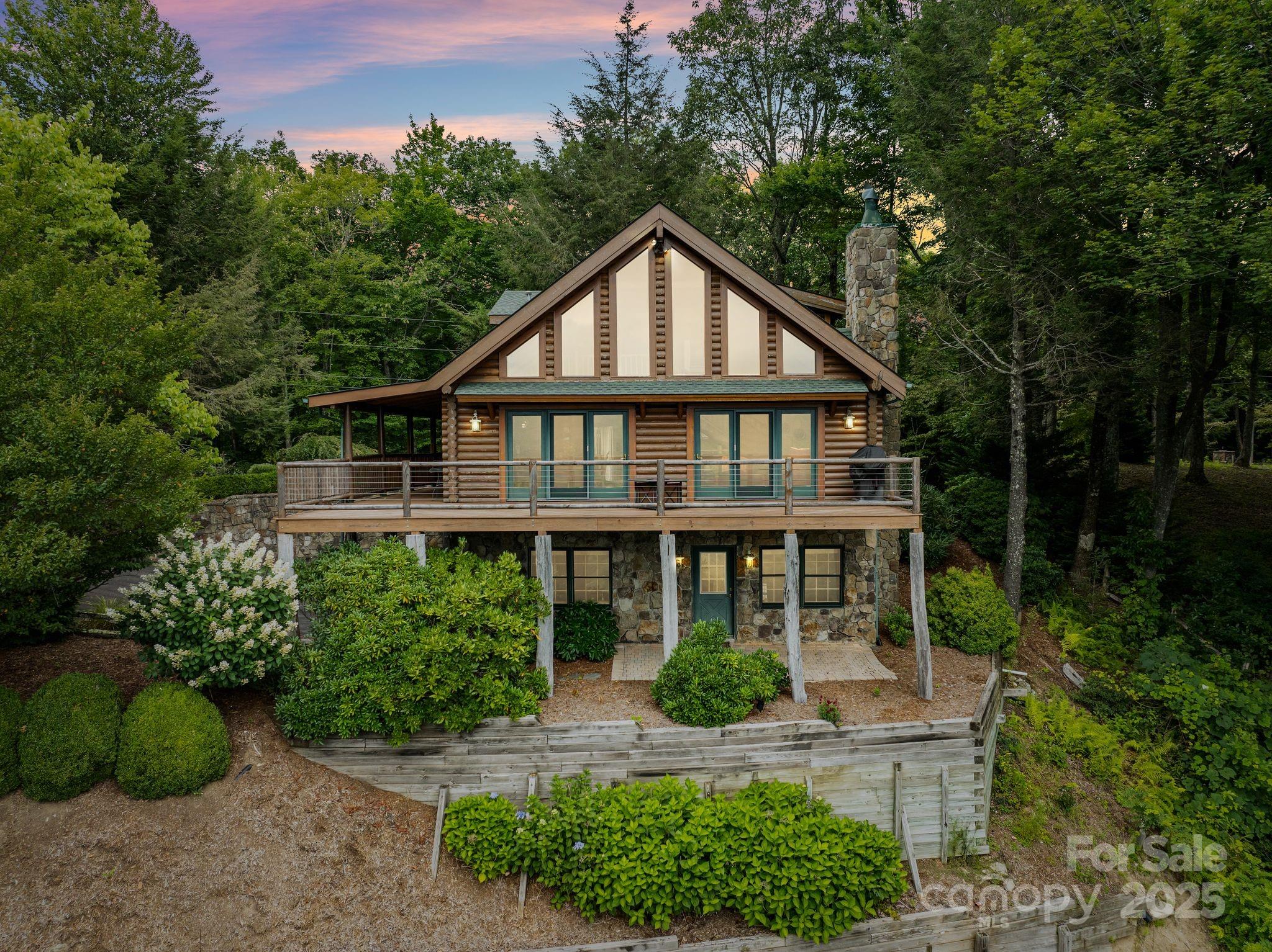 90 Forest Ridge Road — Burnsville