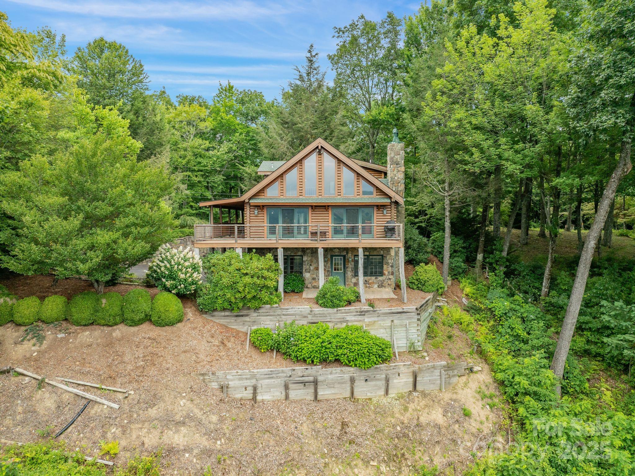 90 Forest Ridge Road — Burnsville