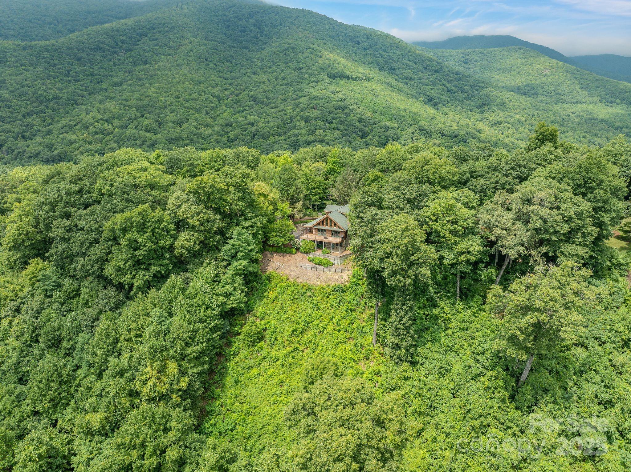 90 Forest Ridge Road — Burnsville