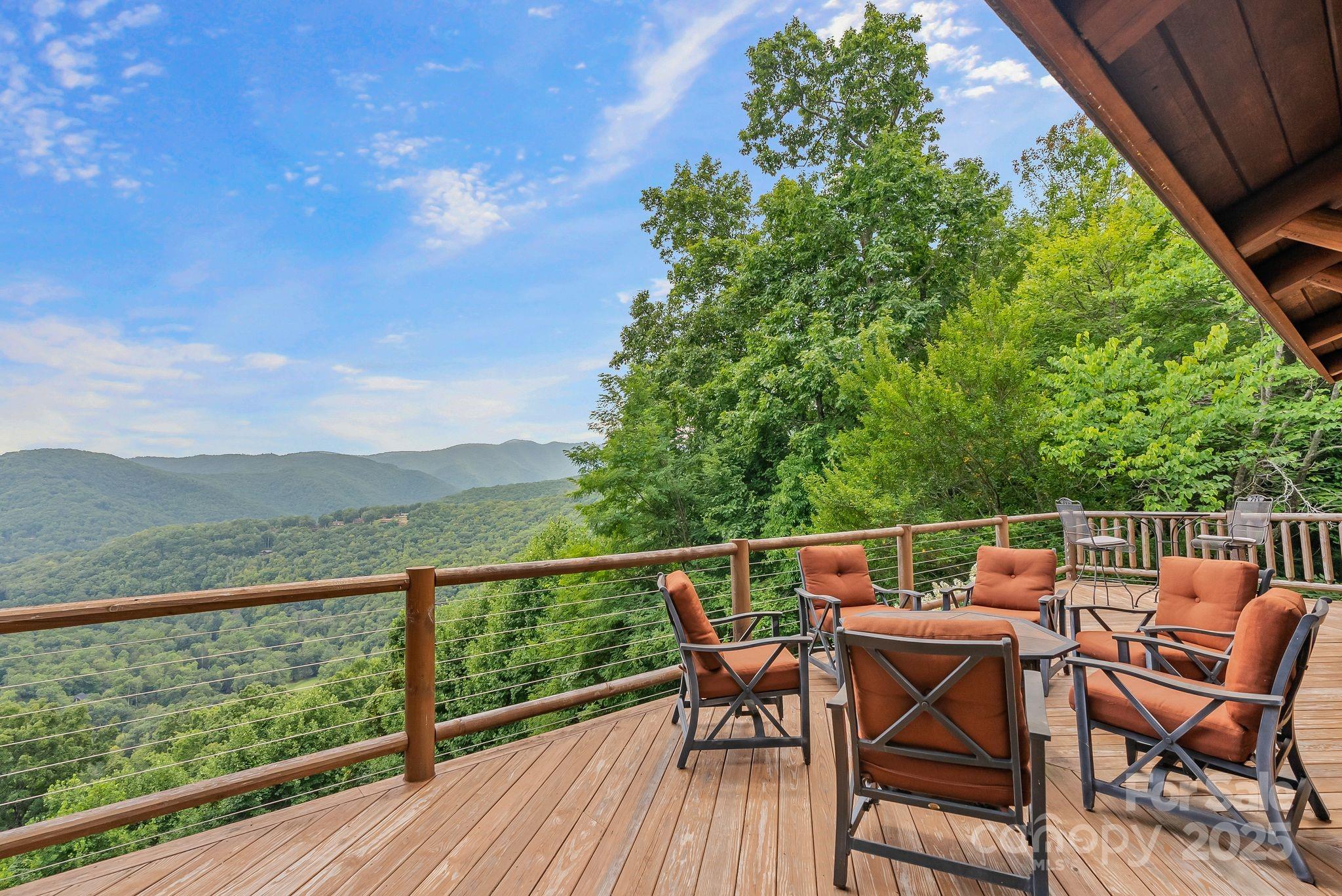 90 Forest Ridge Road — Burnsville