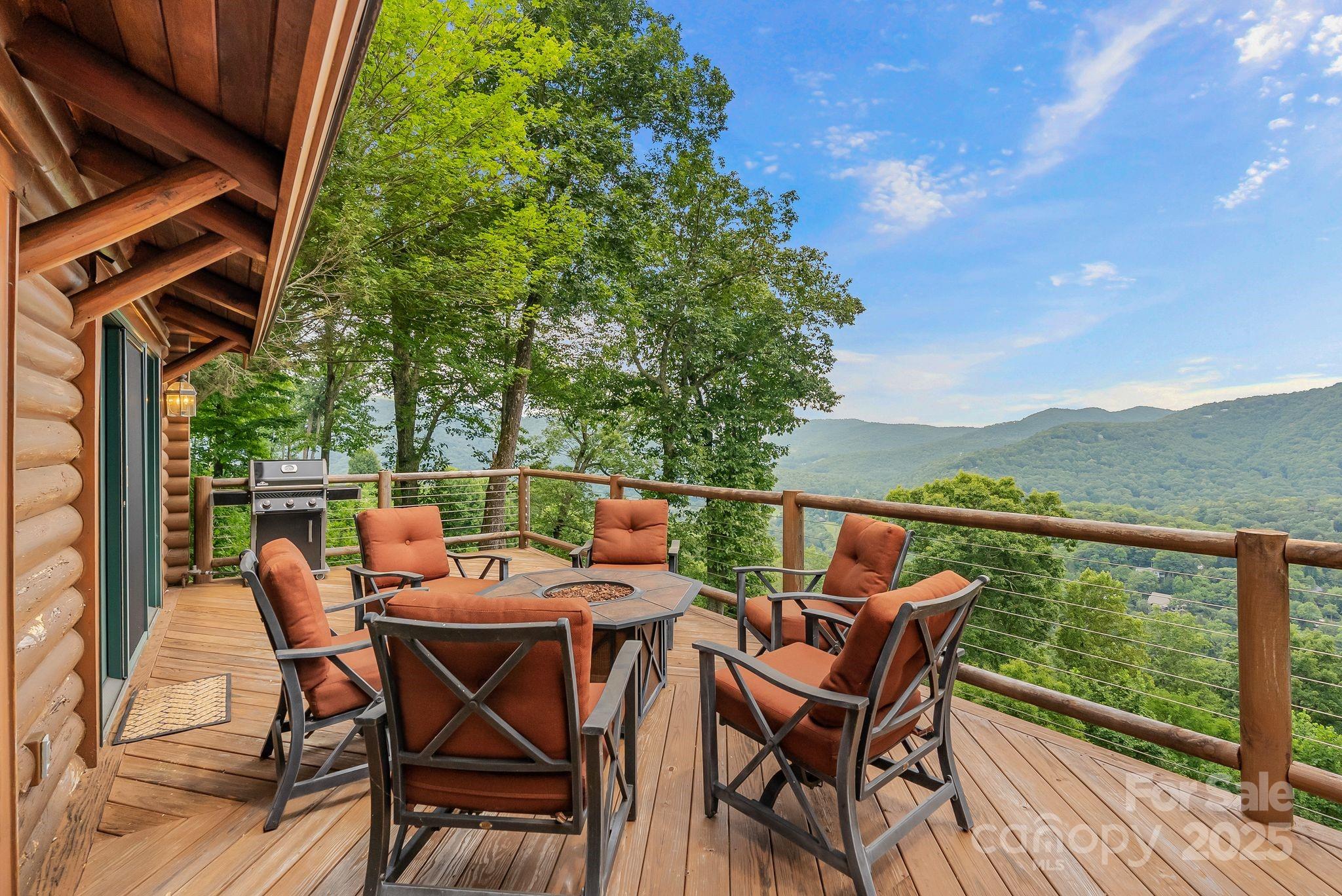 90 Forest Ridge Road — Burnsville