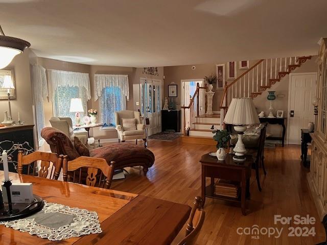 1240 Gaddy Road S — Nebo
