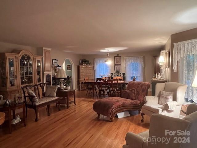 1240 Gaddy Road S — Nebo