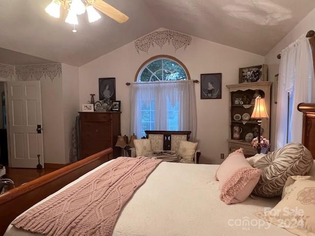 1240 Gaddy Road S — Nebo
