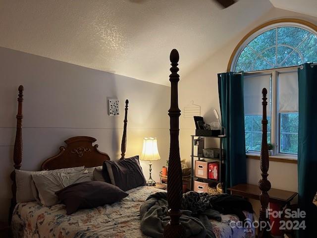 1240 Gaddy Road S — Nebo