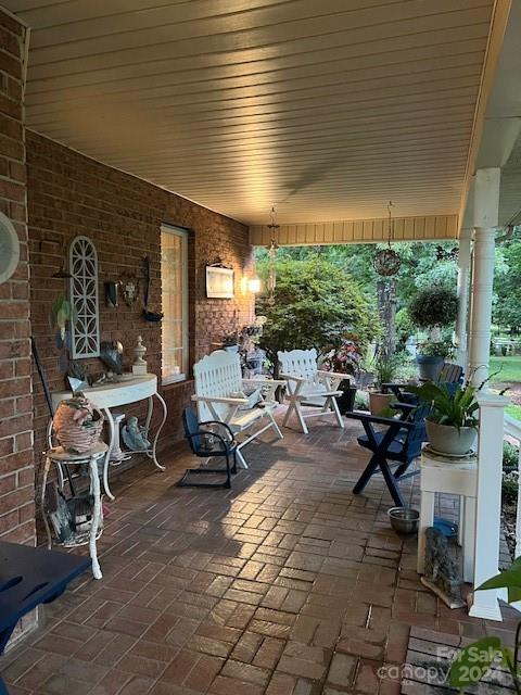 1240 Gaddy Road S — Nebo