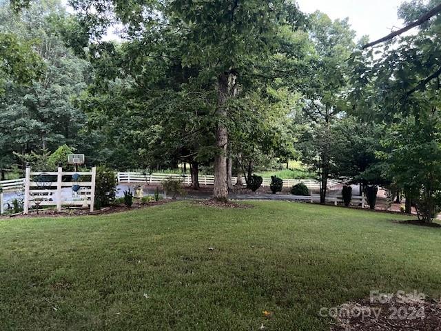 1240 Gaddy Road S — Nebo