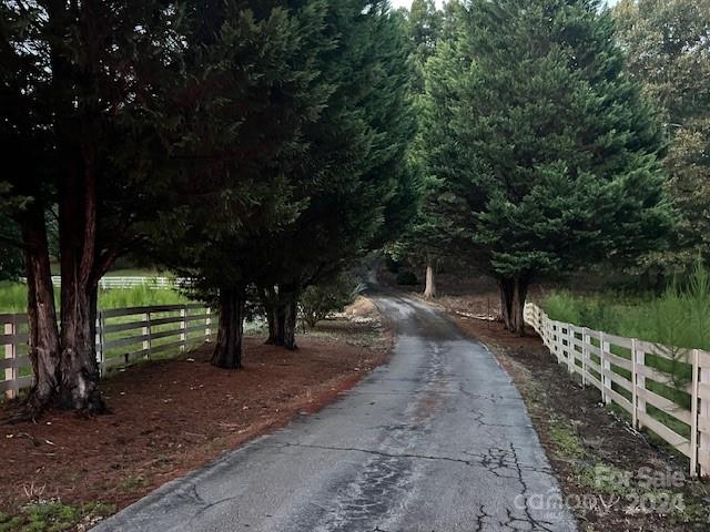 1240 Gaddy Road S — Nebo
