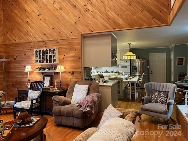 1240 Gaddy Road S — Nebo