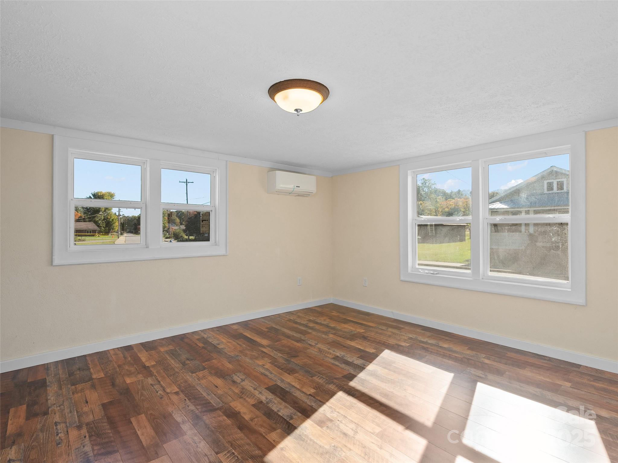 290 Killian Street — Waynesville