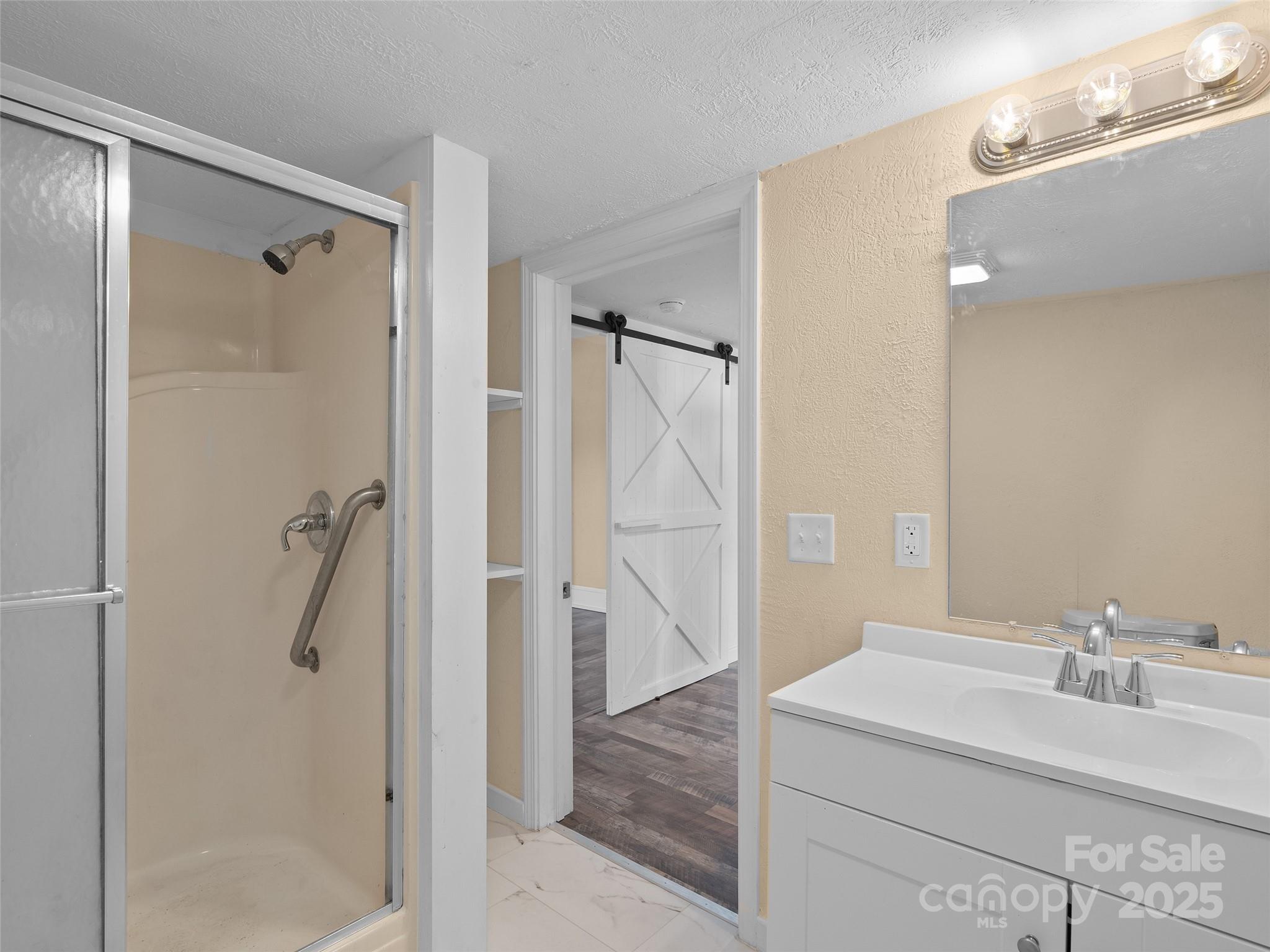 290 Killian Street — Waynesville