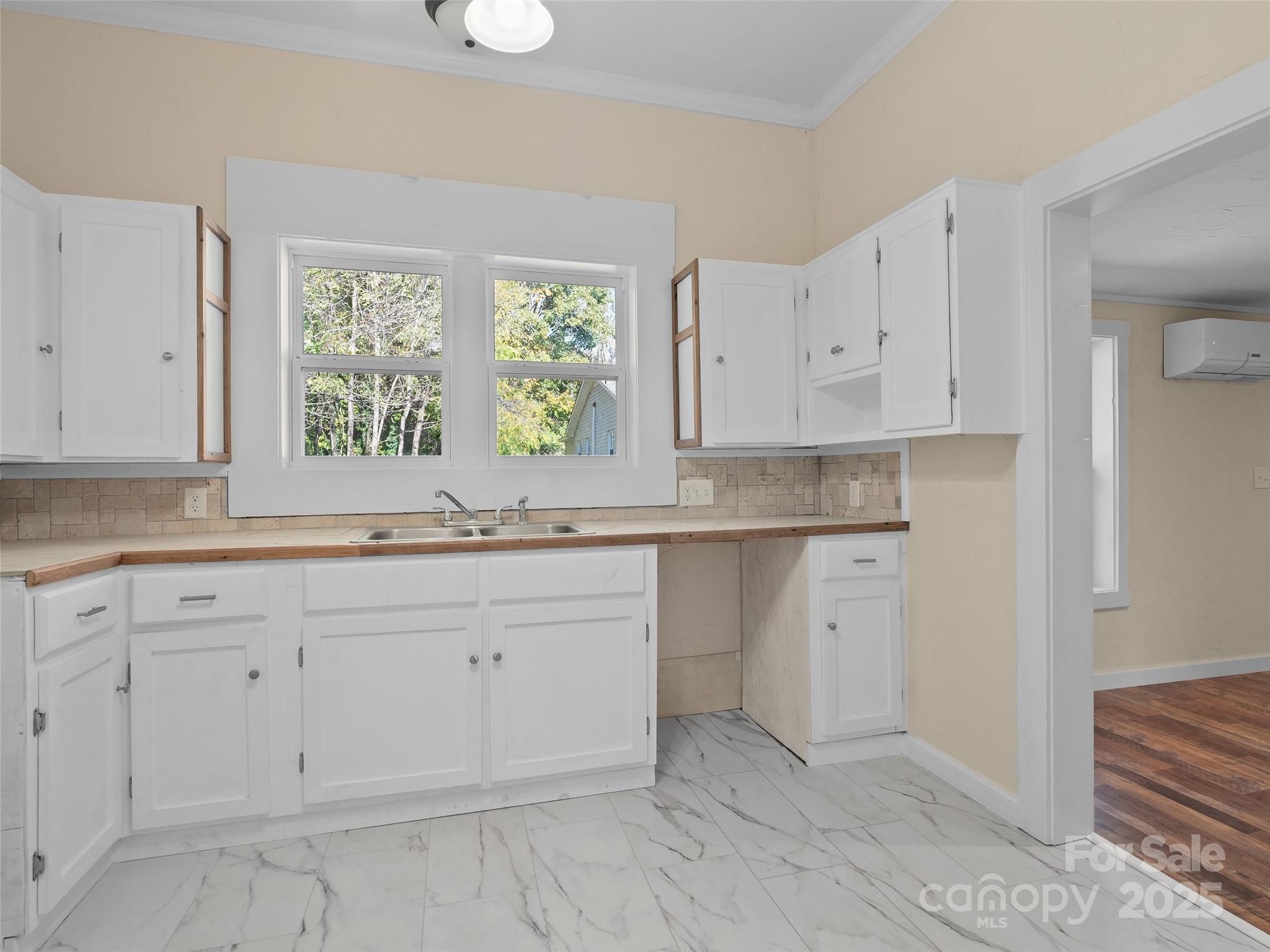 290 Killian Street — Waynesville