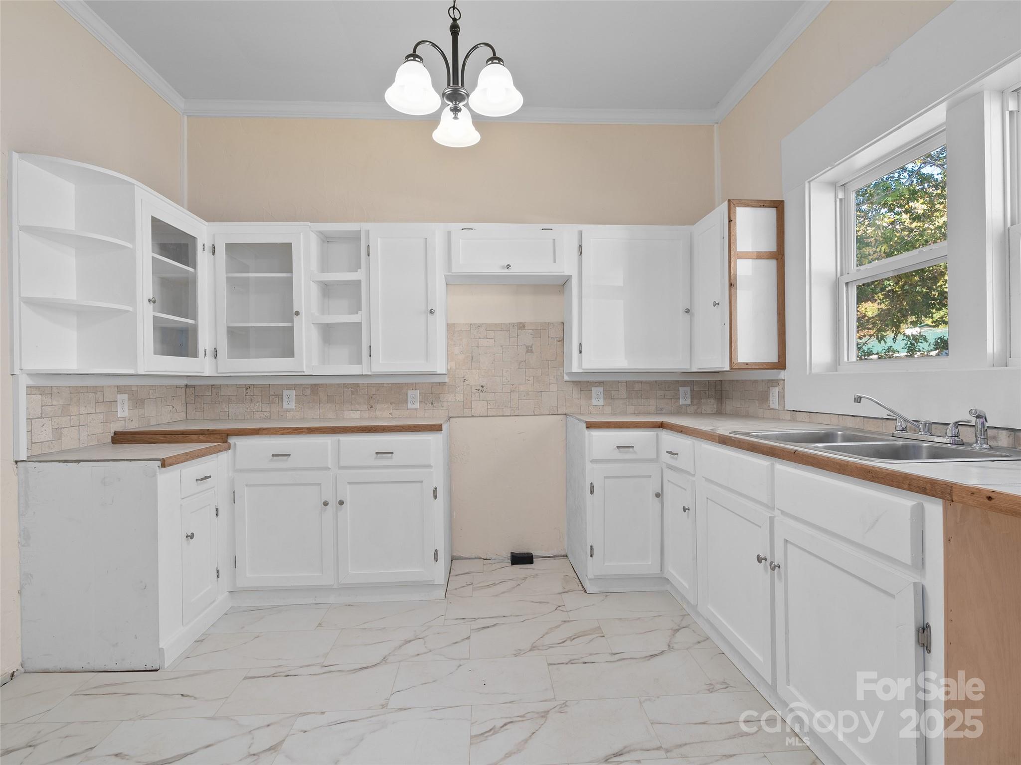 290 Killian Street — Waynesville