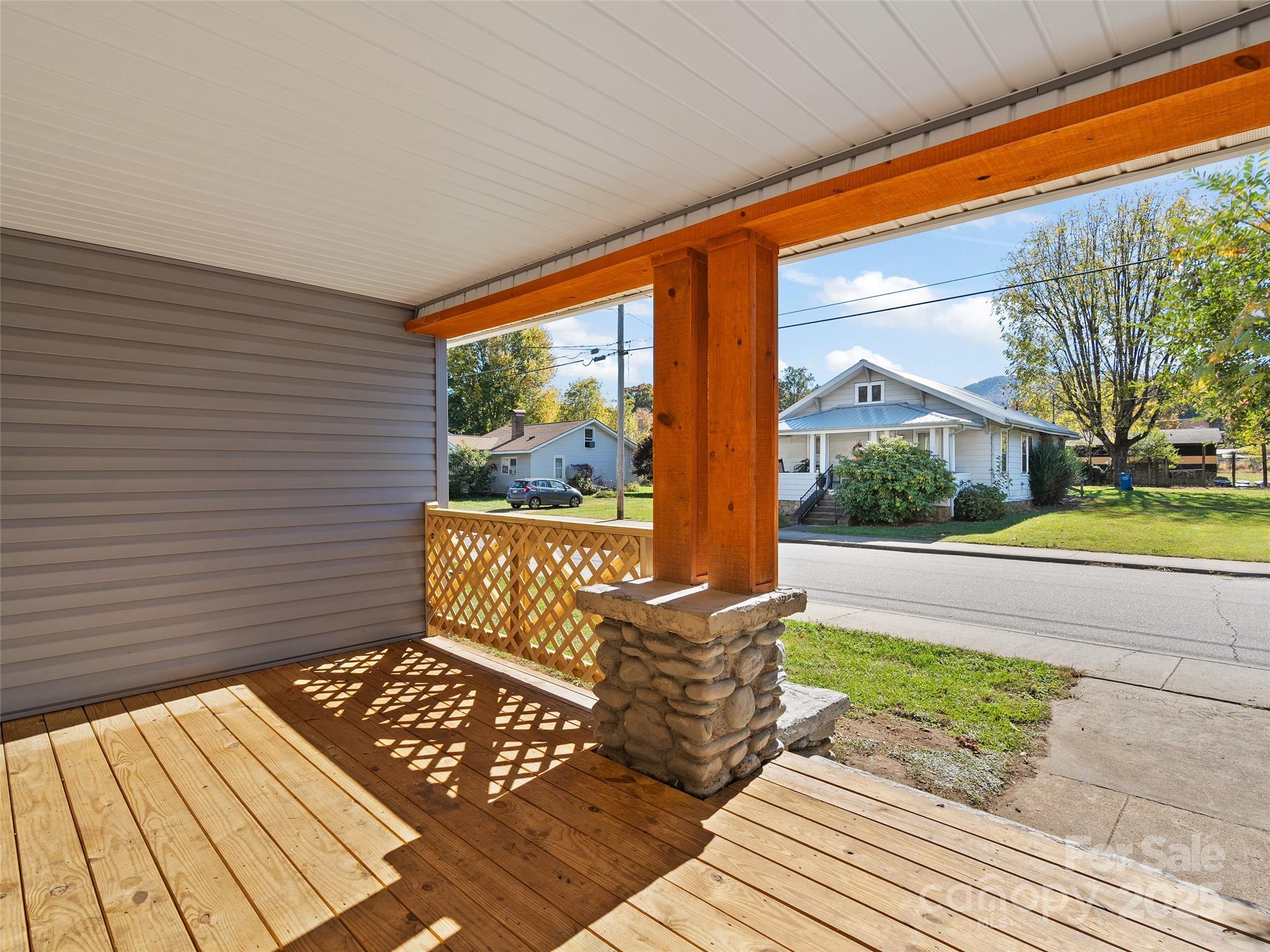 290 Killian Street — Waynesville