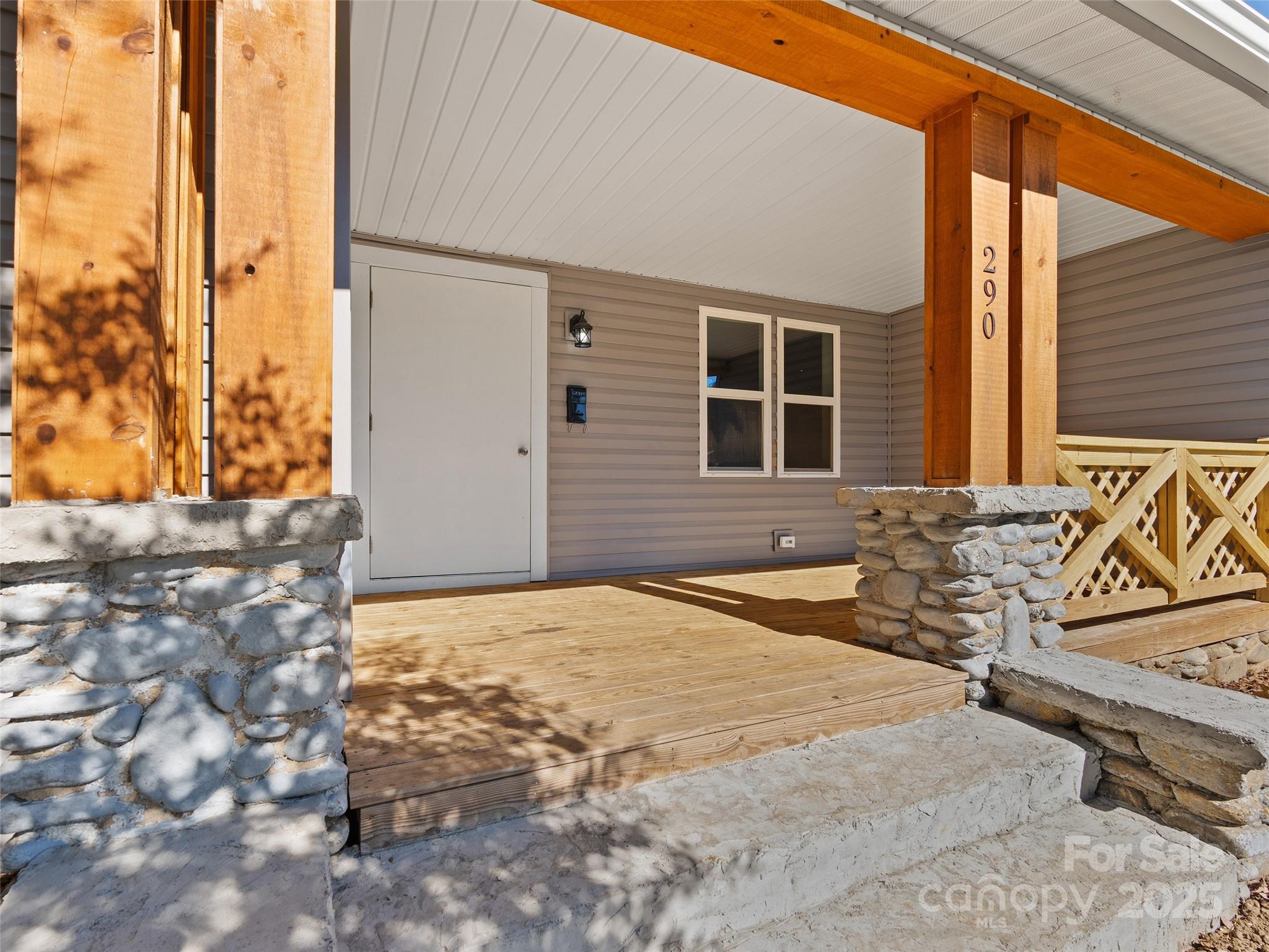 290 Killian Street — Waynesville