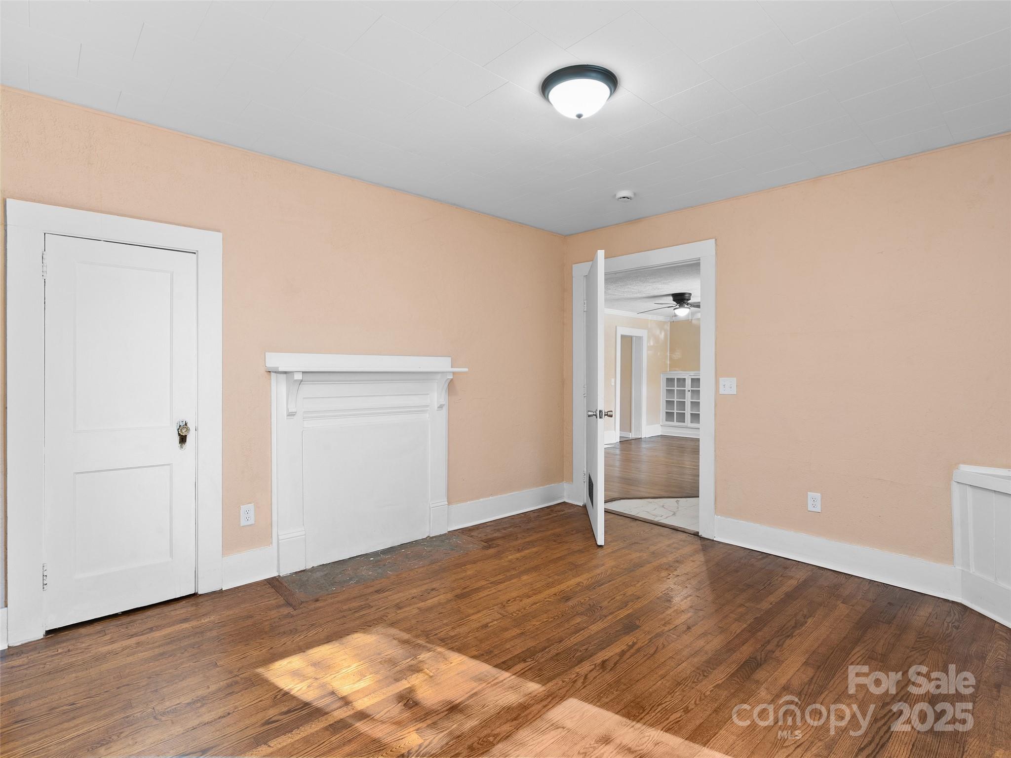 290 Killian Street — Waynesville