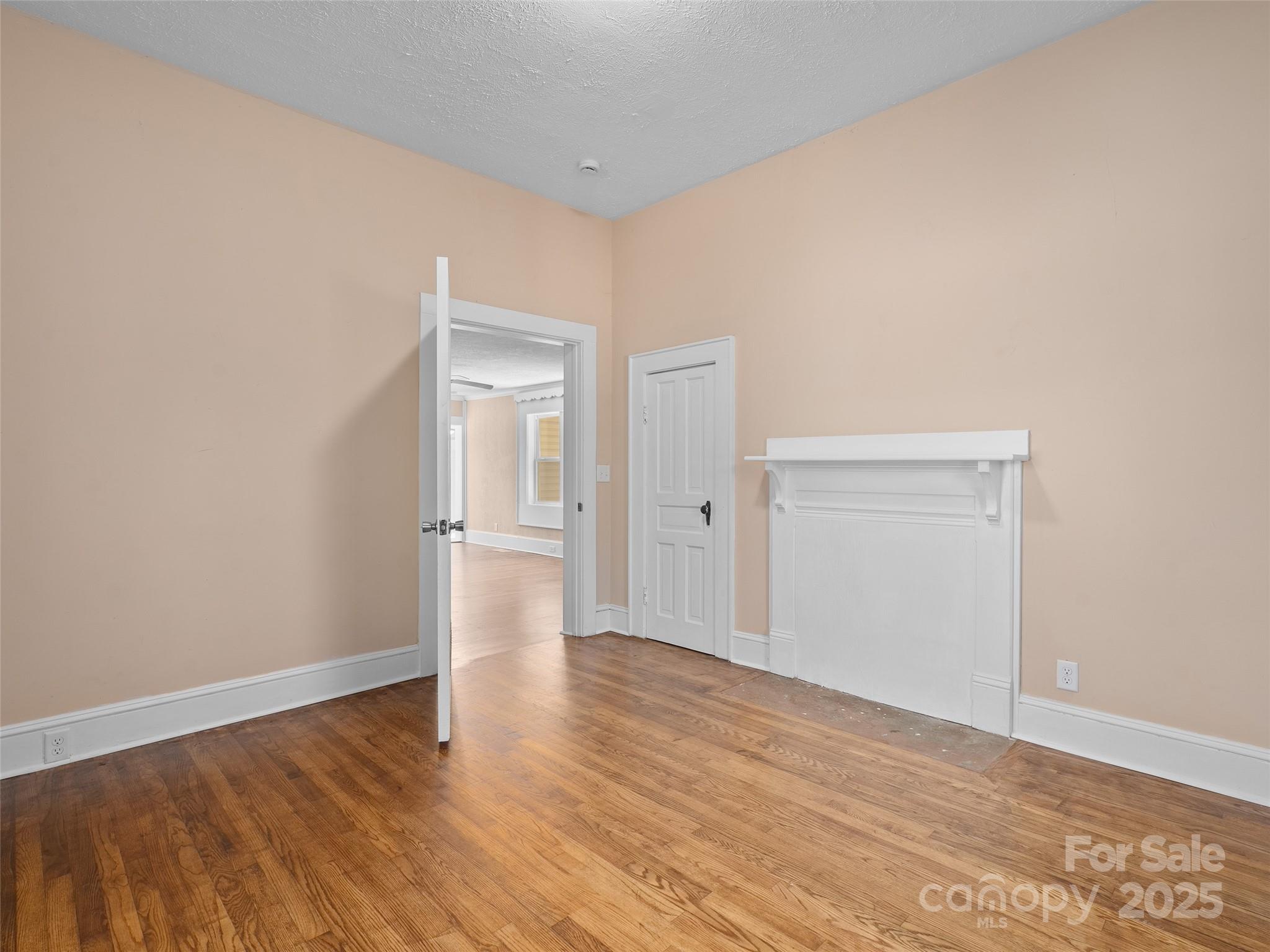 290 Killian Street — Waynesville