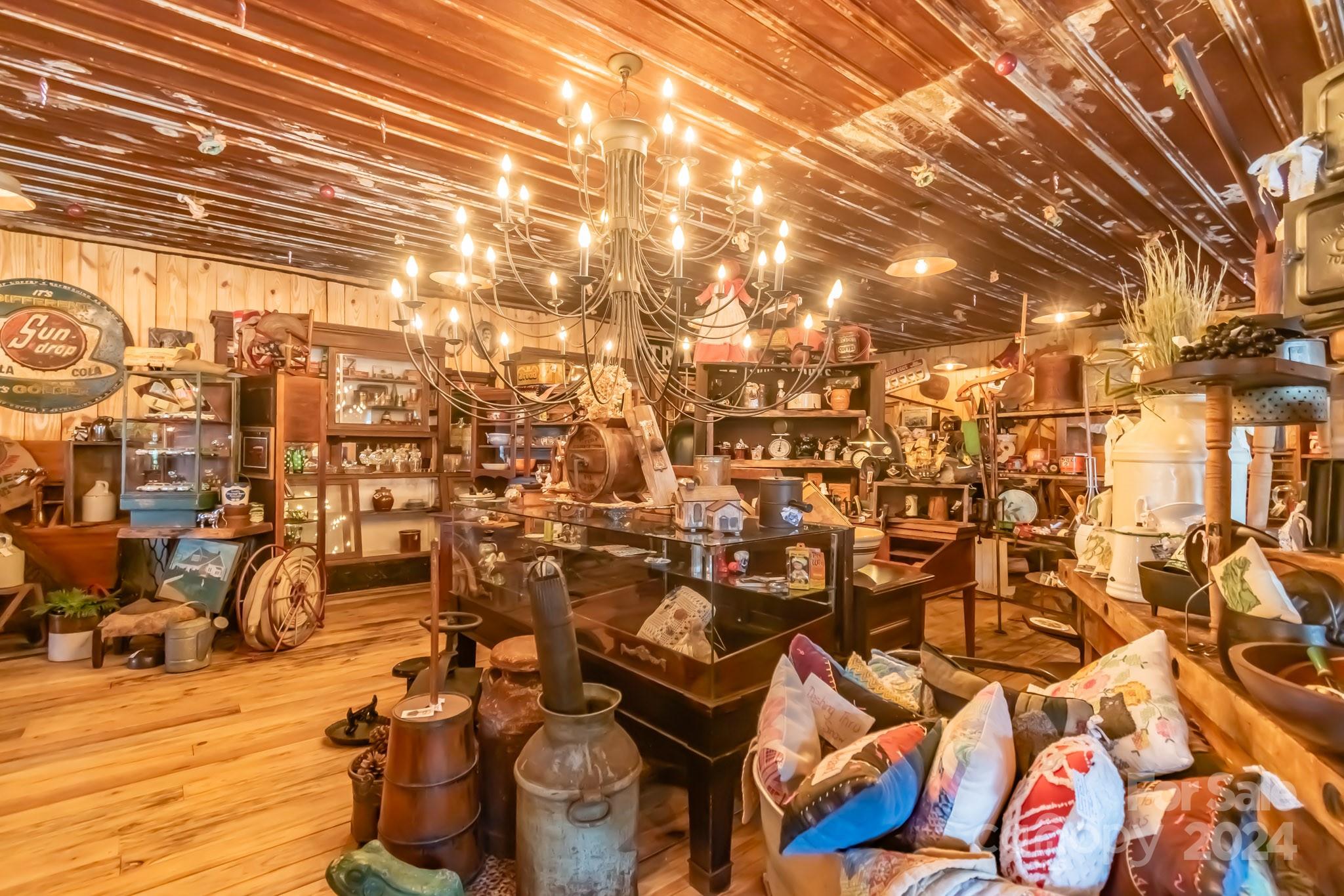 5067 E Dixon Boulevard — Kings Mountain