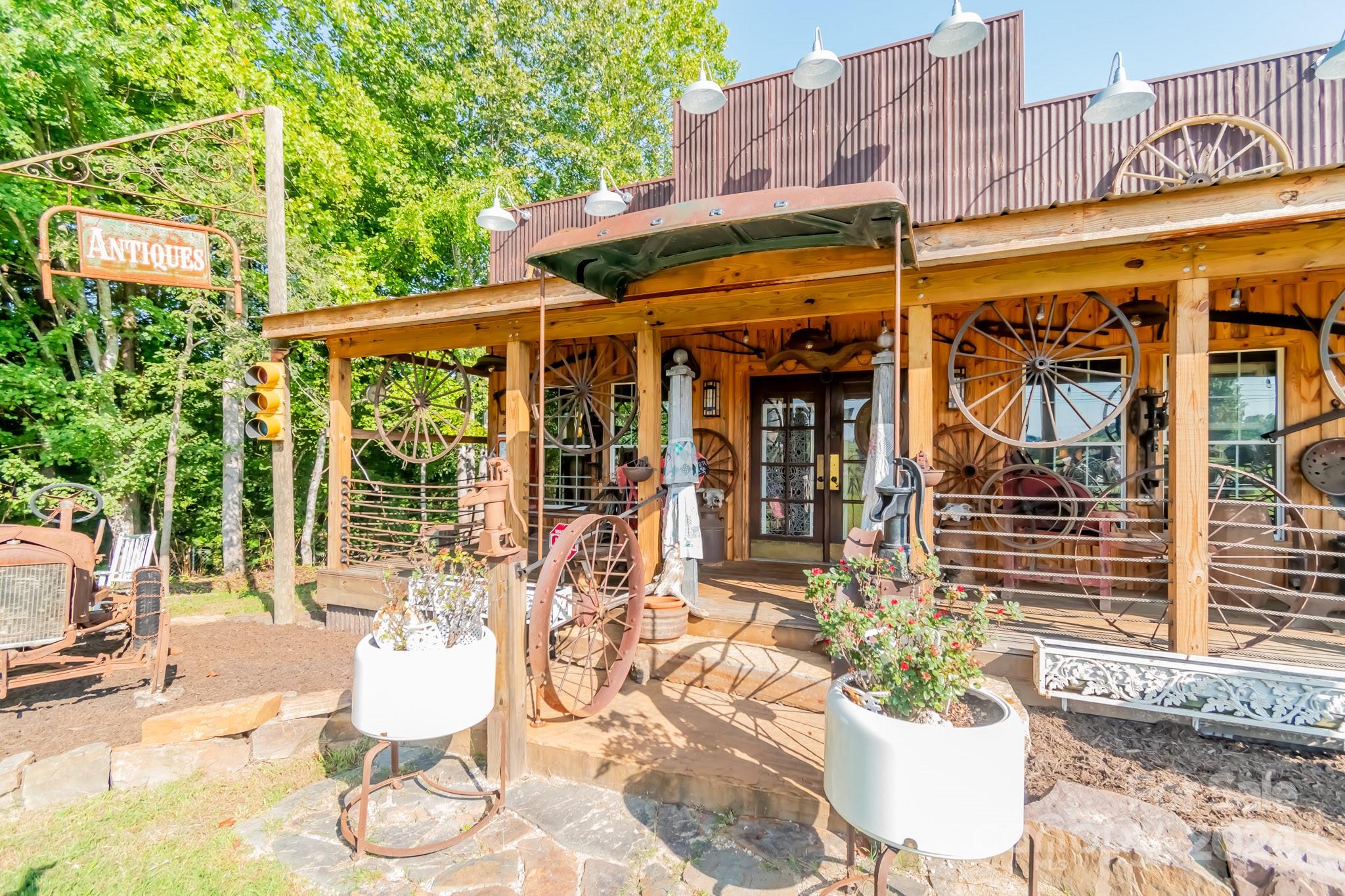 5067 E Dixon Boulevard — Kings Mountain