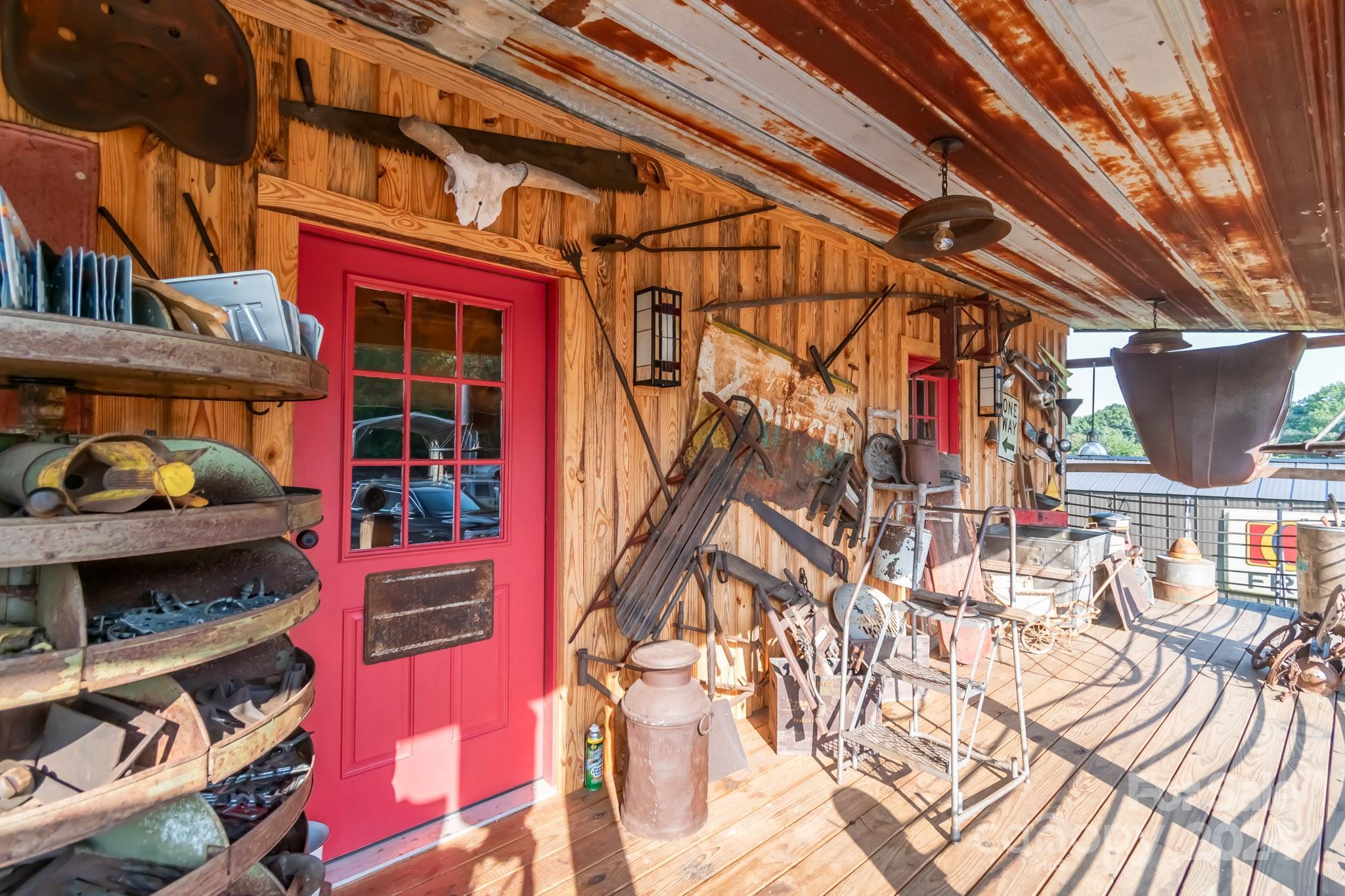 5067 E Dixon Boulevard — Kings Mountain