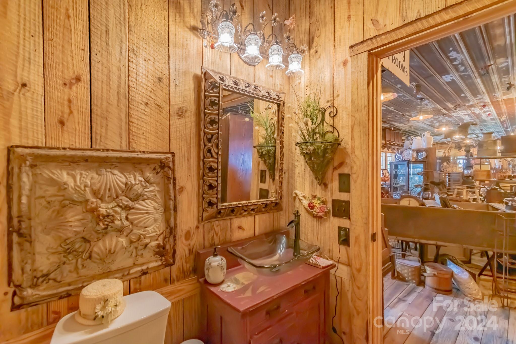 5067 E Dixon Boulevard — Kings Mountain