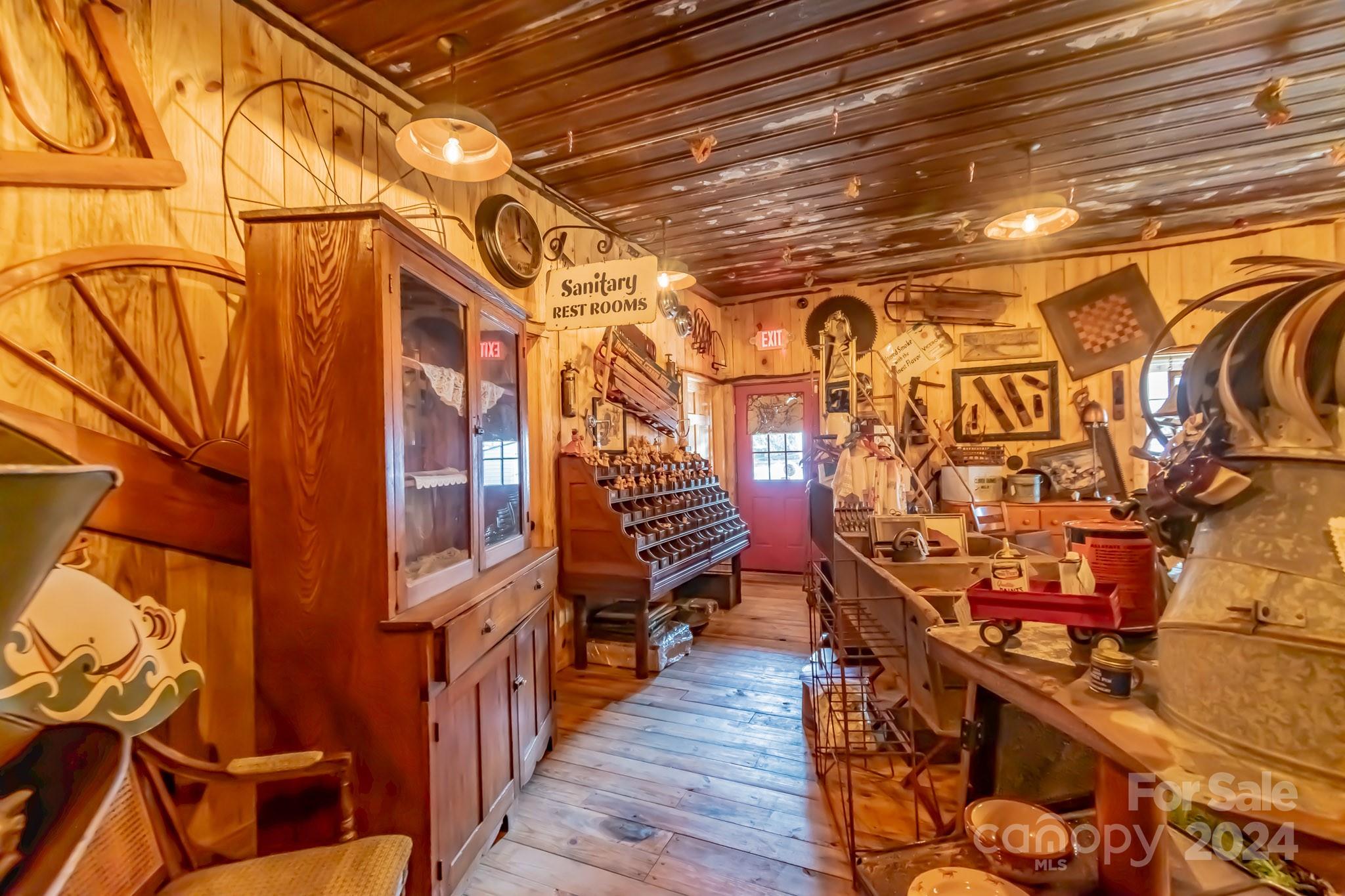 5067 E Dixon Boulevard — Kings Mountain