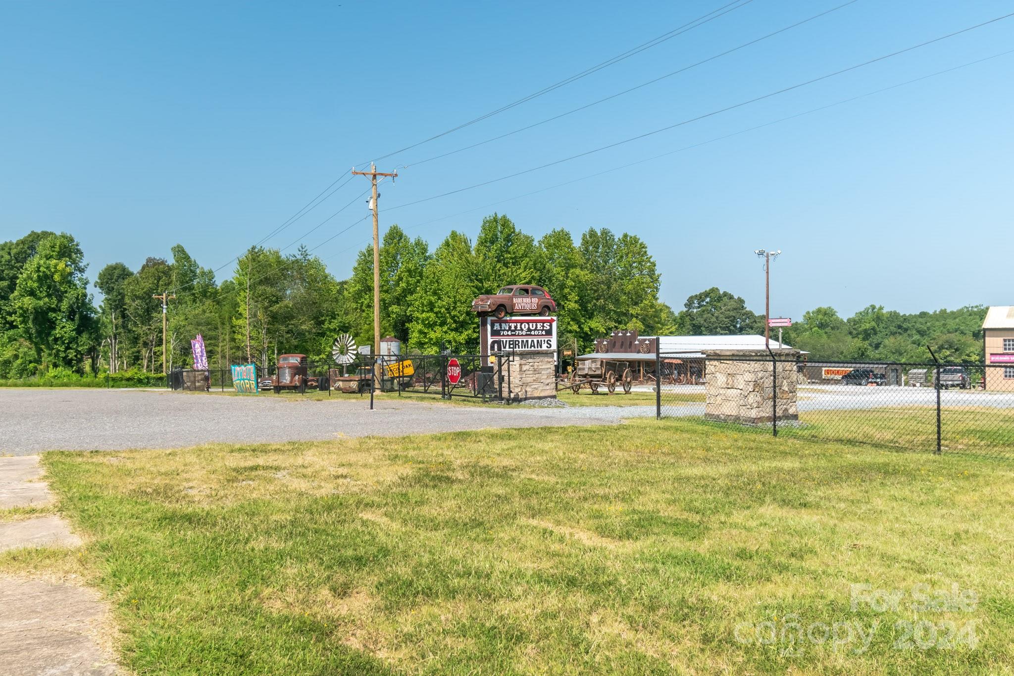 5067 E Dixon Boulevard — Kings Mountain