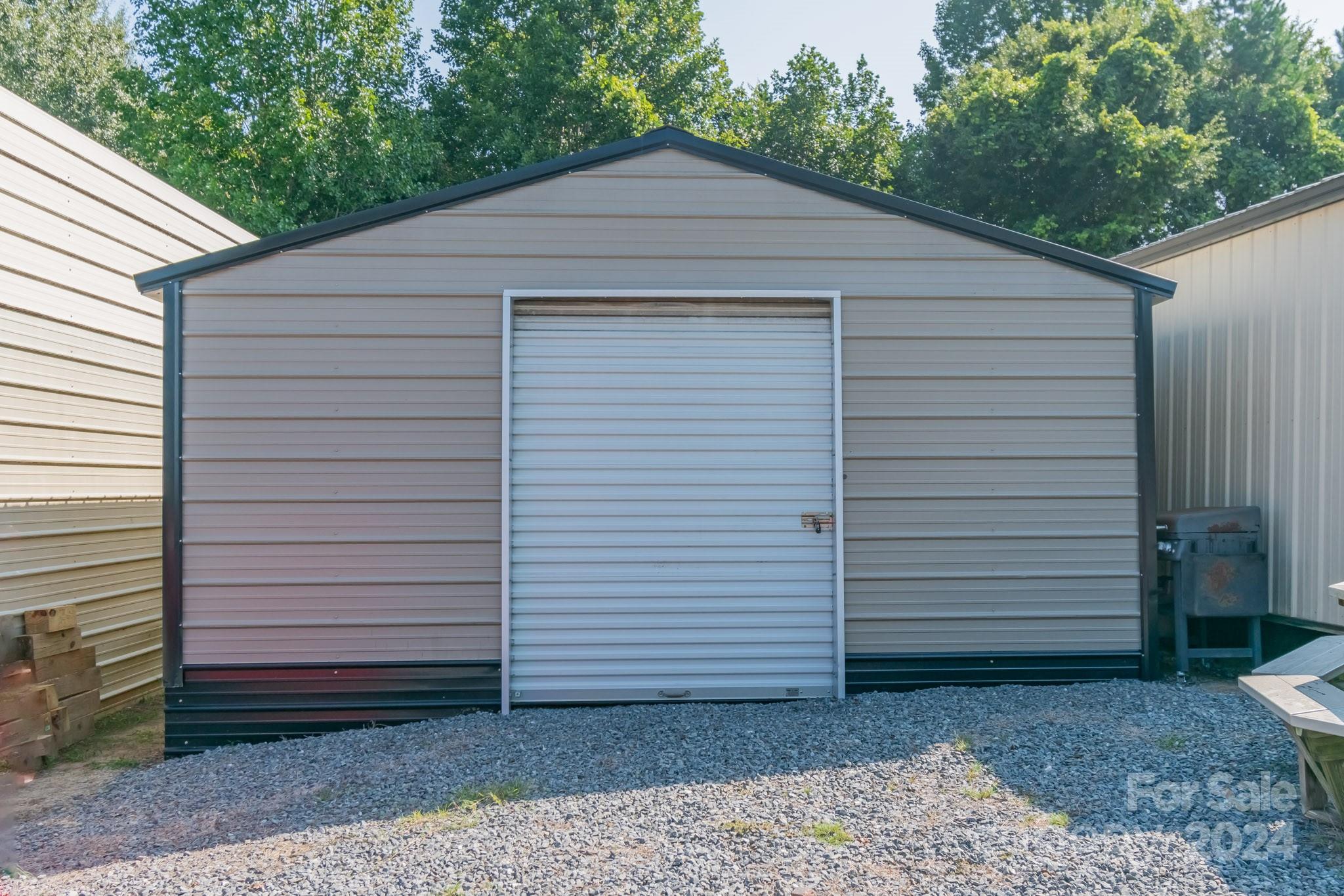 5067 E Dixon Boulevard — Kings Mountain