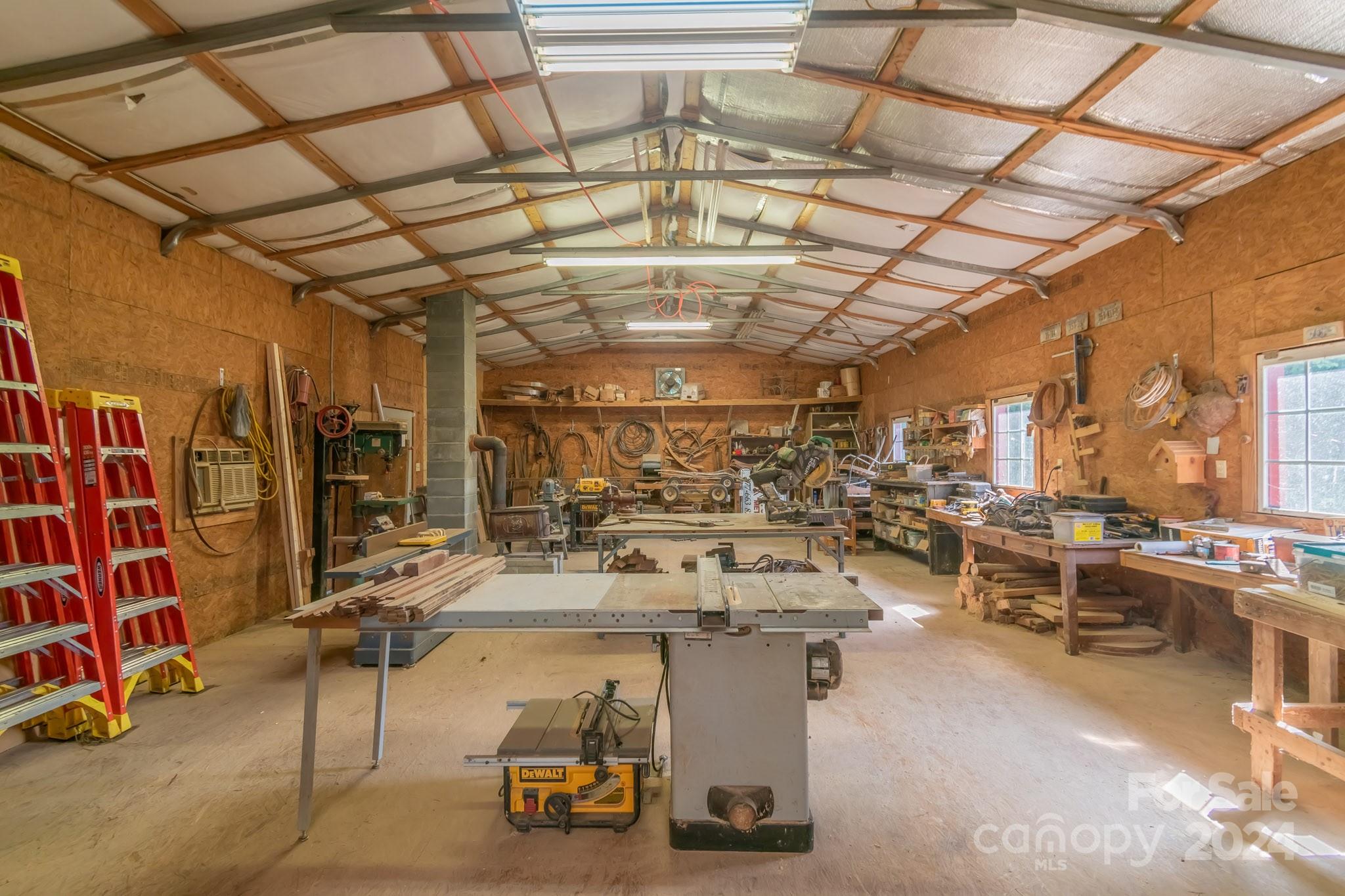 5067 E Dixon Boulevard — Kings Mountain