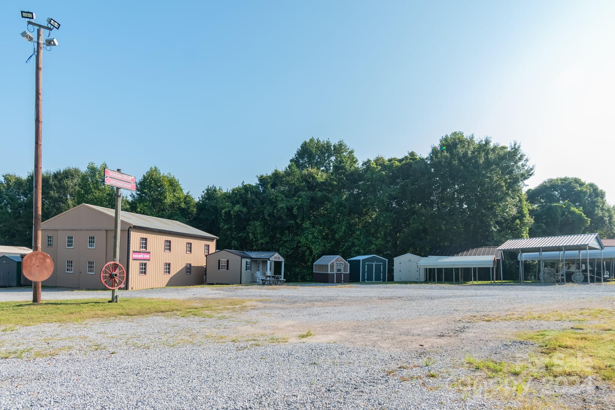 5067 E Dixon Boulevard — Kings Mountain