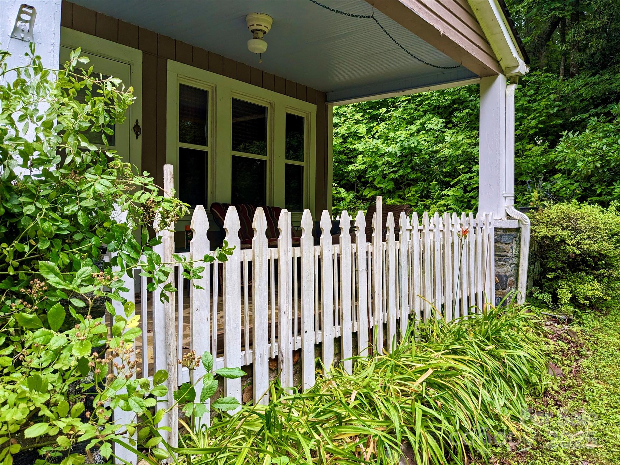 46 Tree Farm Road — Spruce Pine