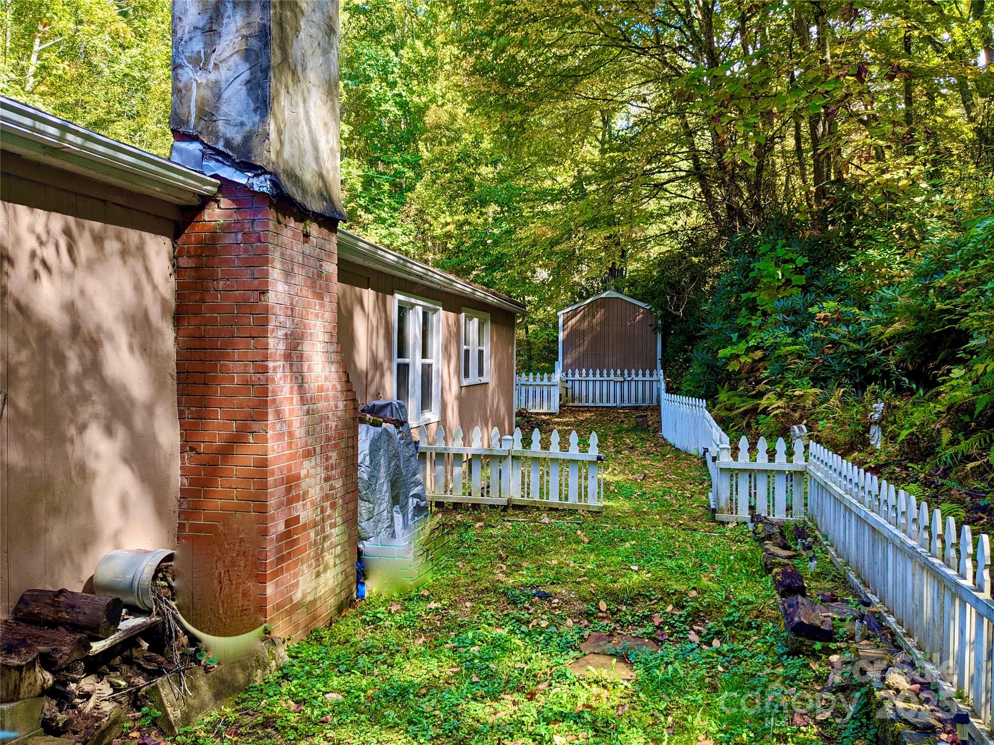 46 Tree Farm Road — Spruce Pine
