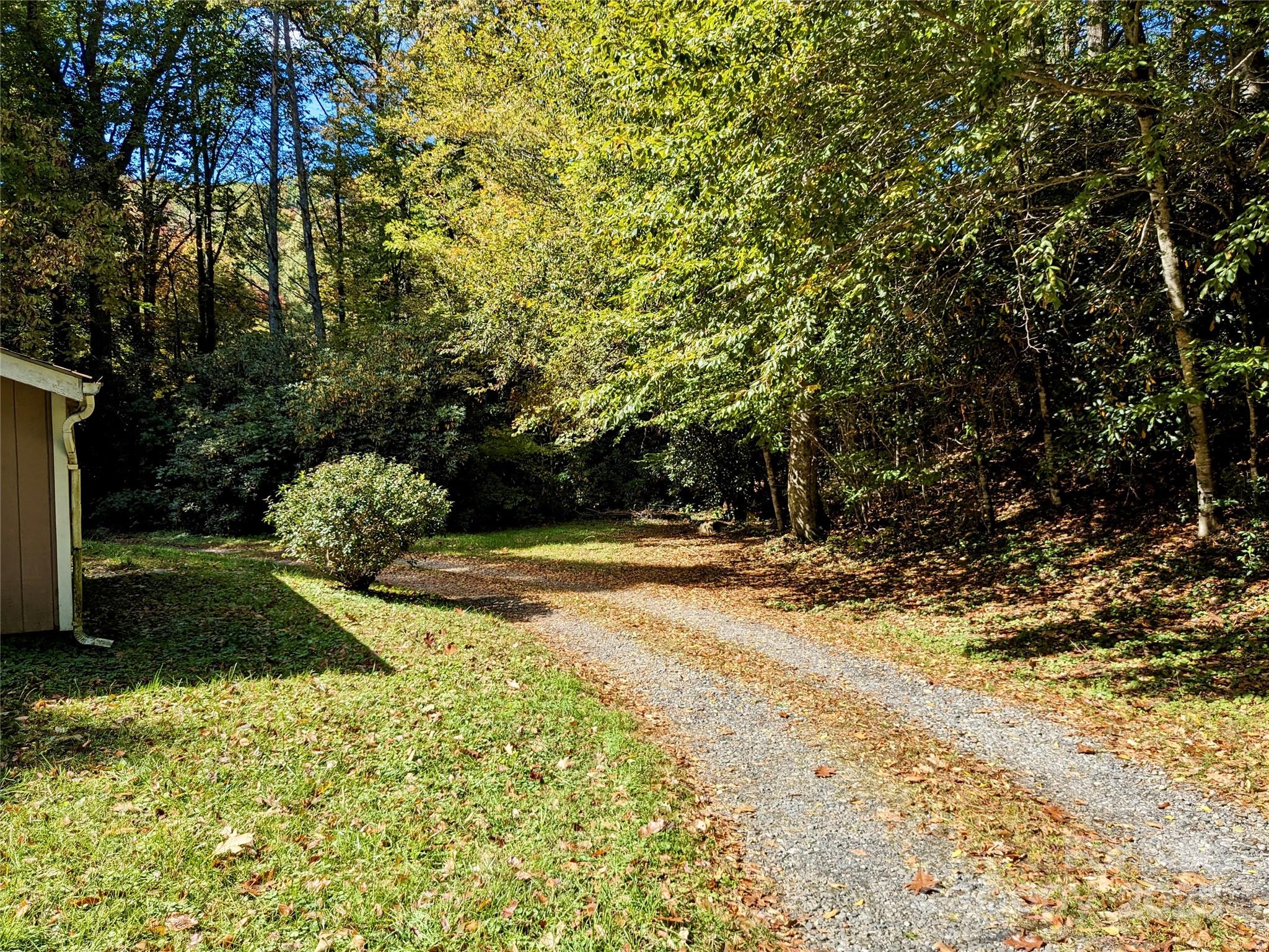 46 Tree Farm Road — Spruce Pine