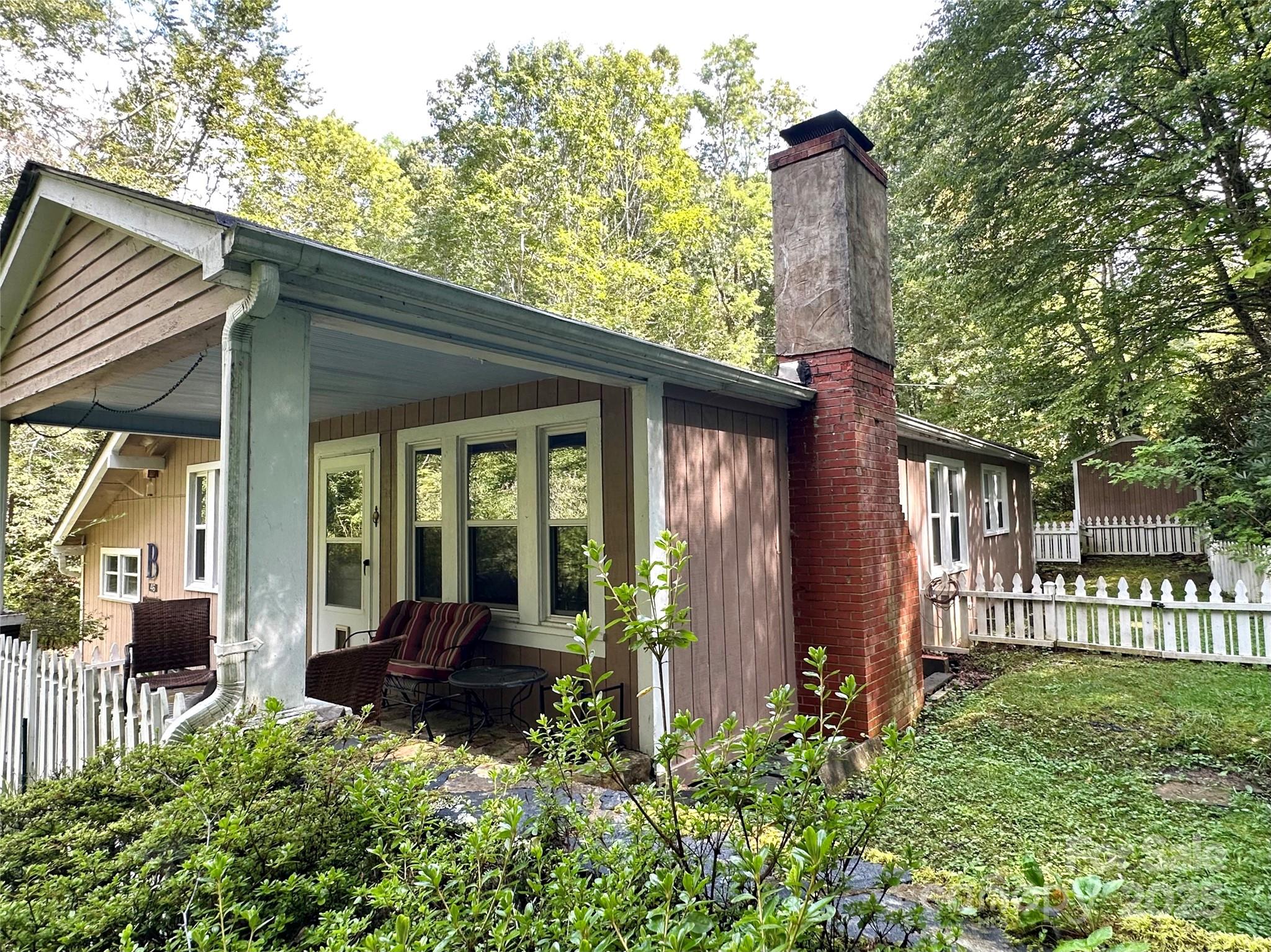 46 Tree Farm Road — Spruce Pine