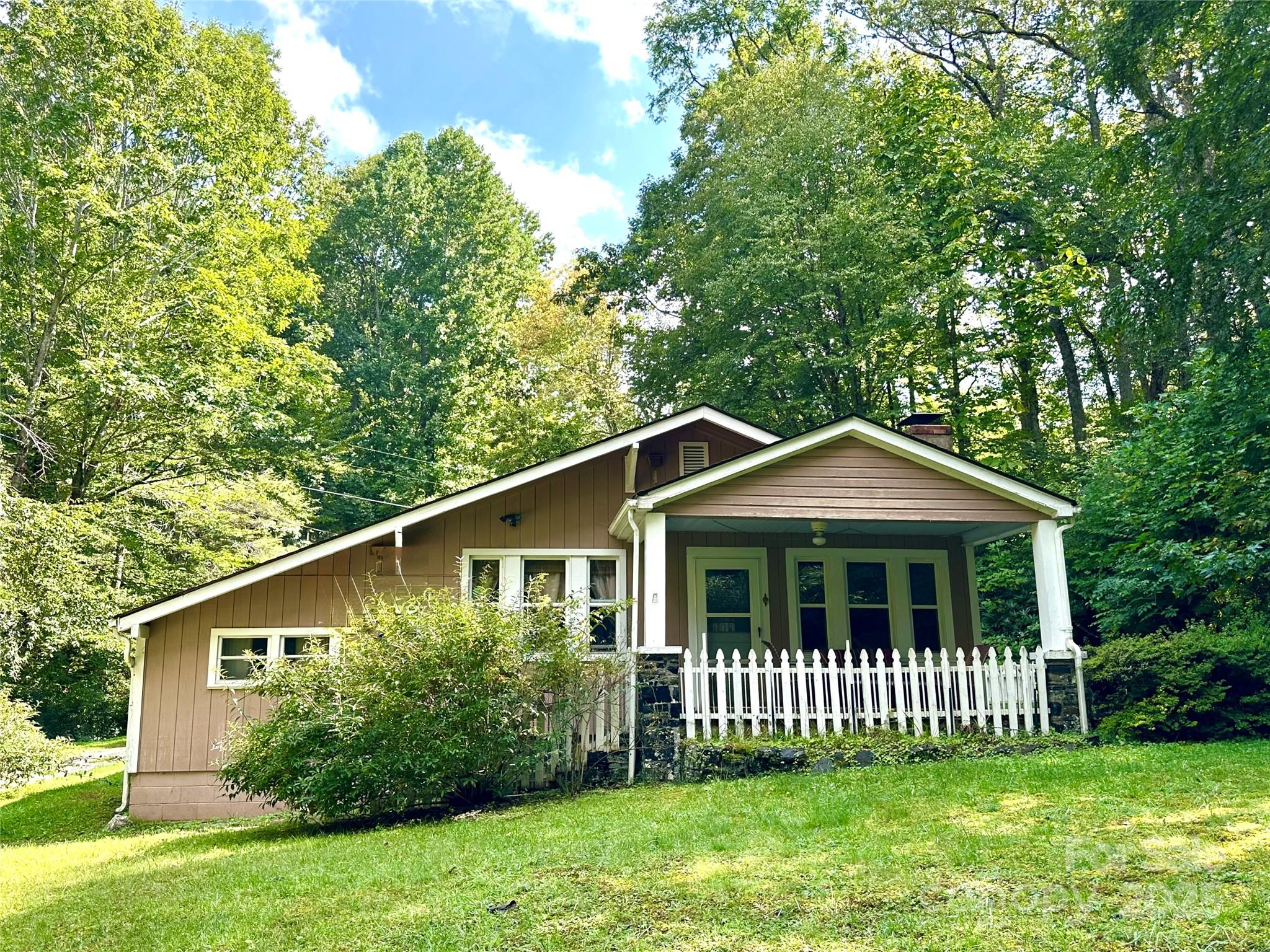 46 Tree Farm Road — Spruce Pine