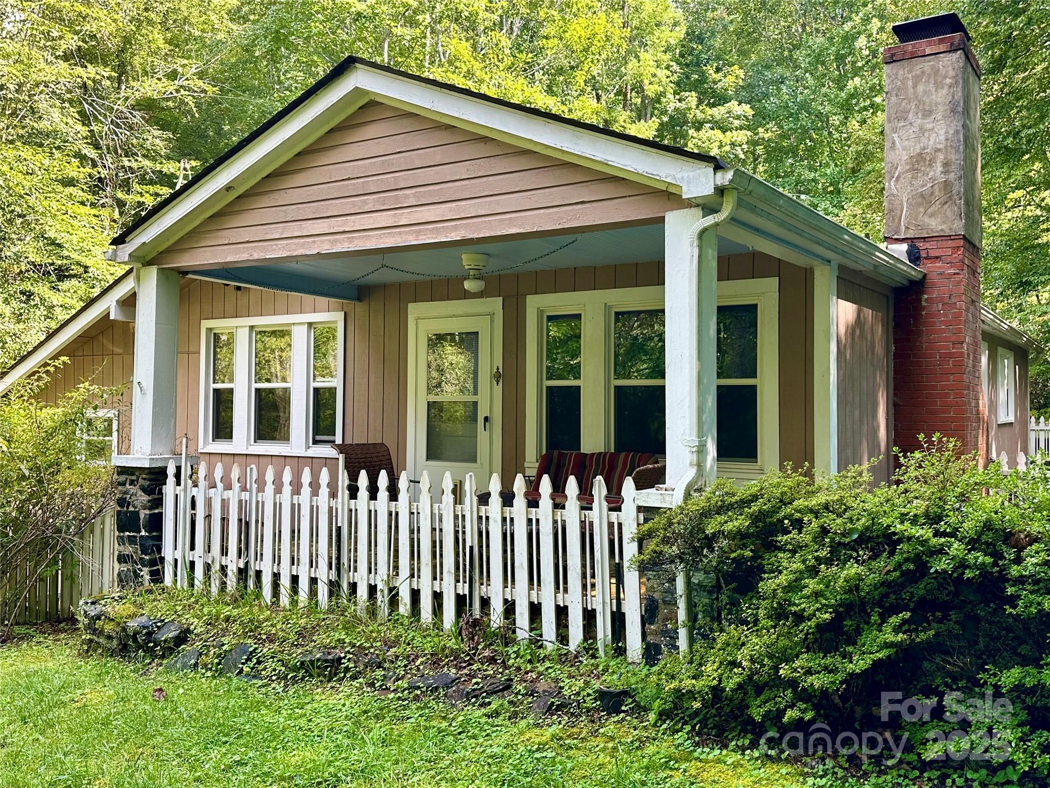 46 Tree Farm Road — Spruce Pine