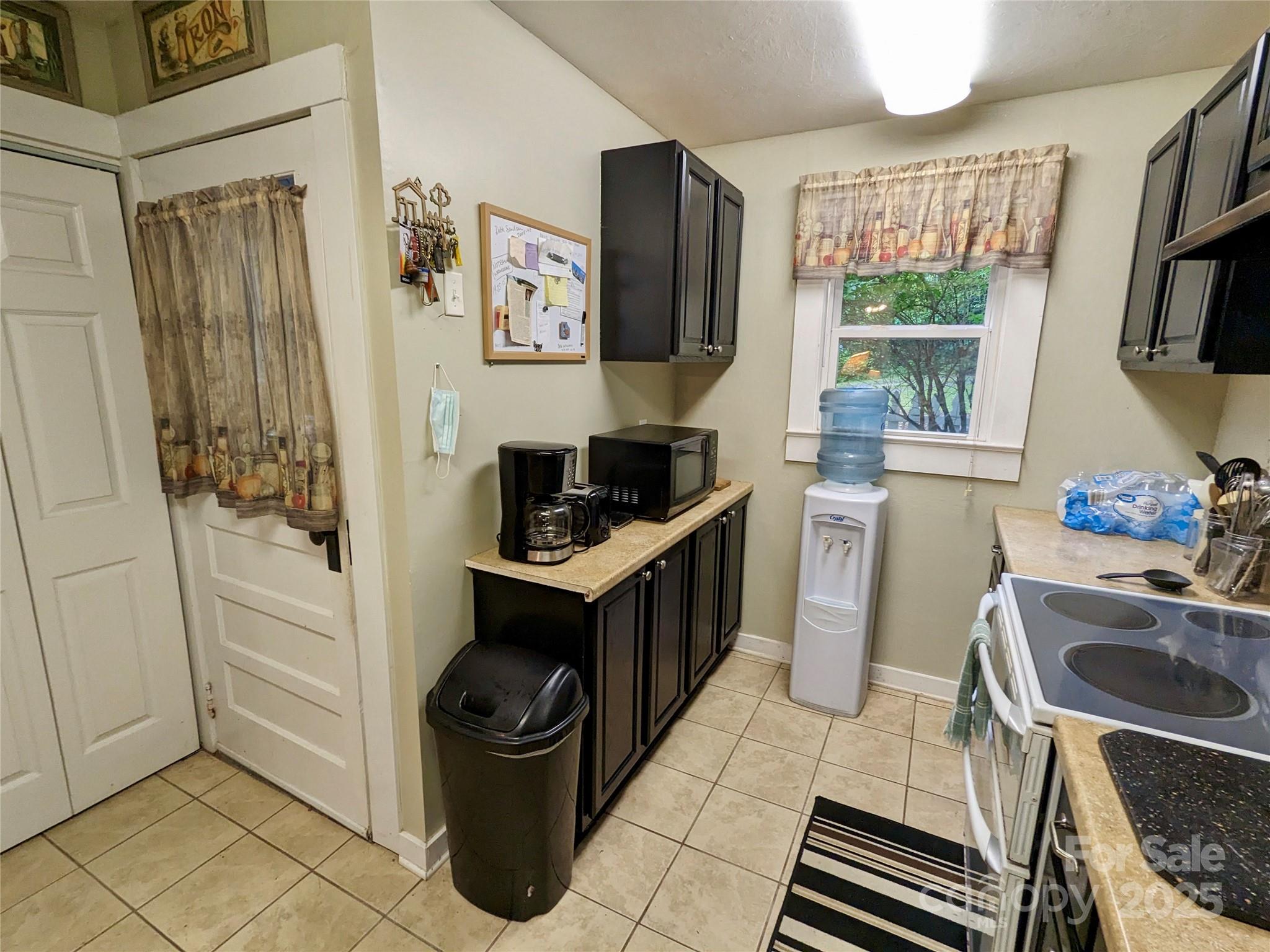 46 Tree Farm Road — Spruce Pine