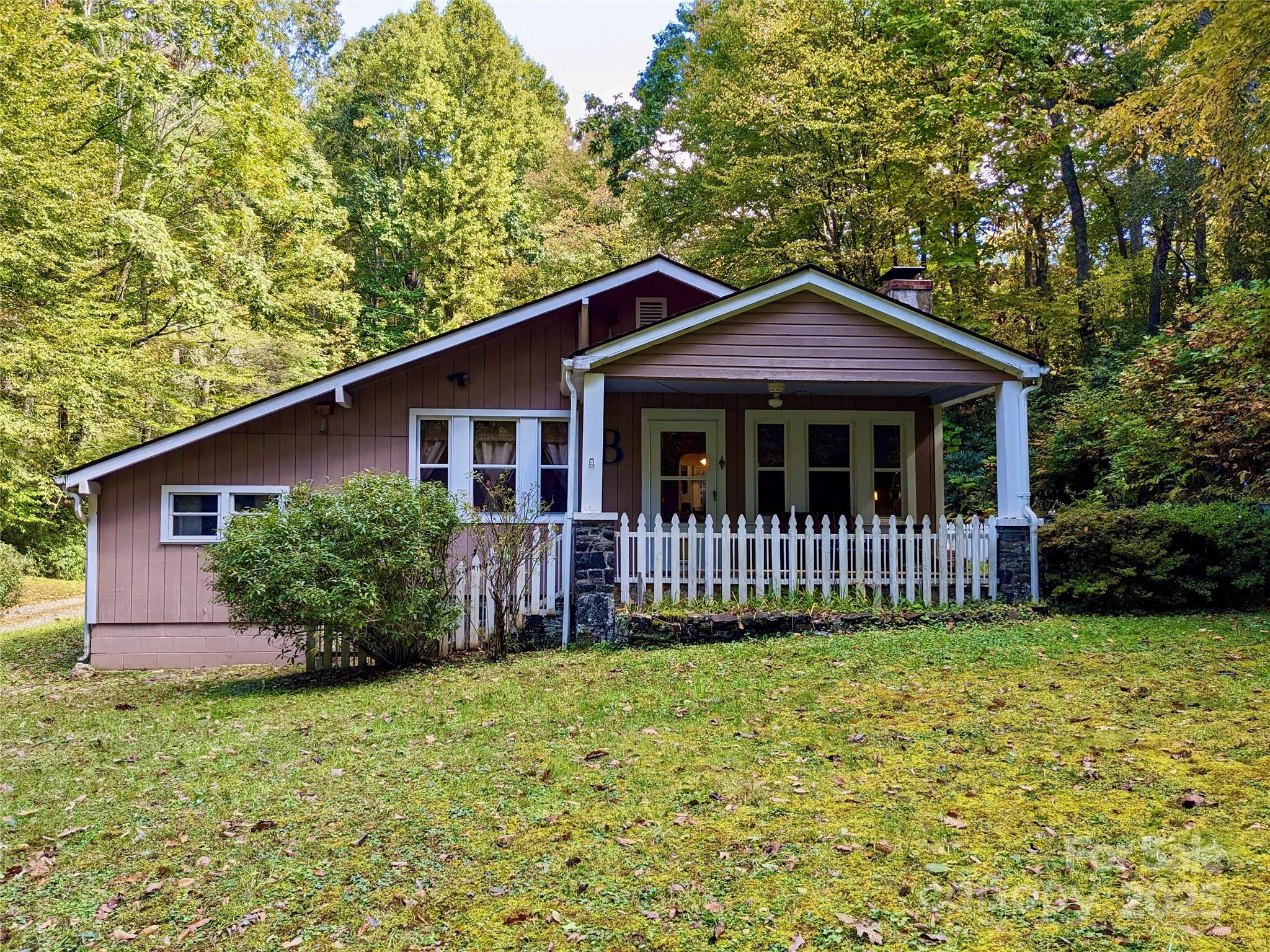 46 Tree Farm Road — Spruce Pine