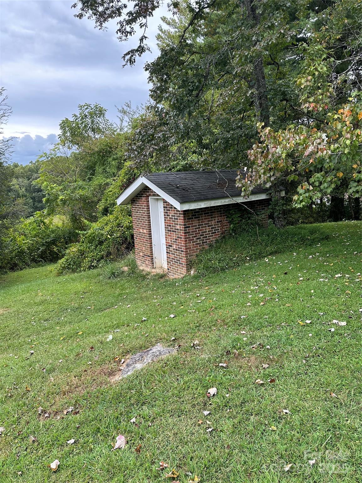 112 and 154 Merri Drive — Hendersonville