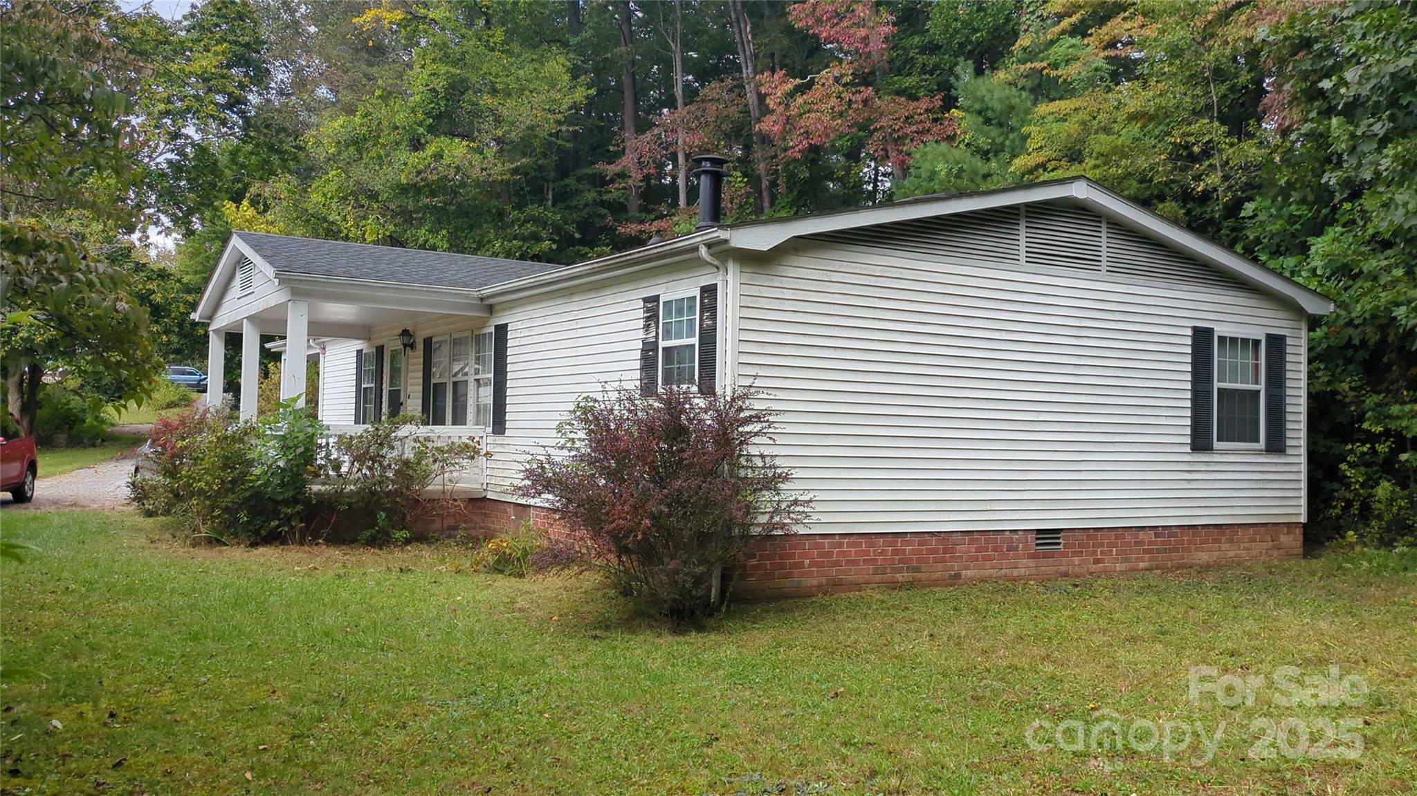 112 and 154 Merri Drive — Hendersonville