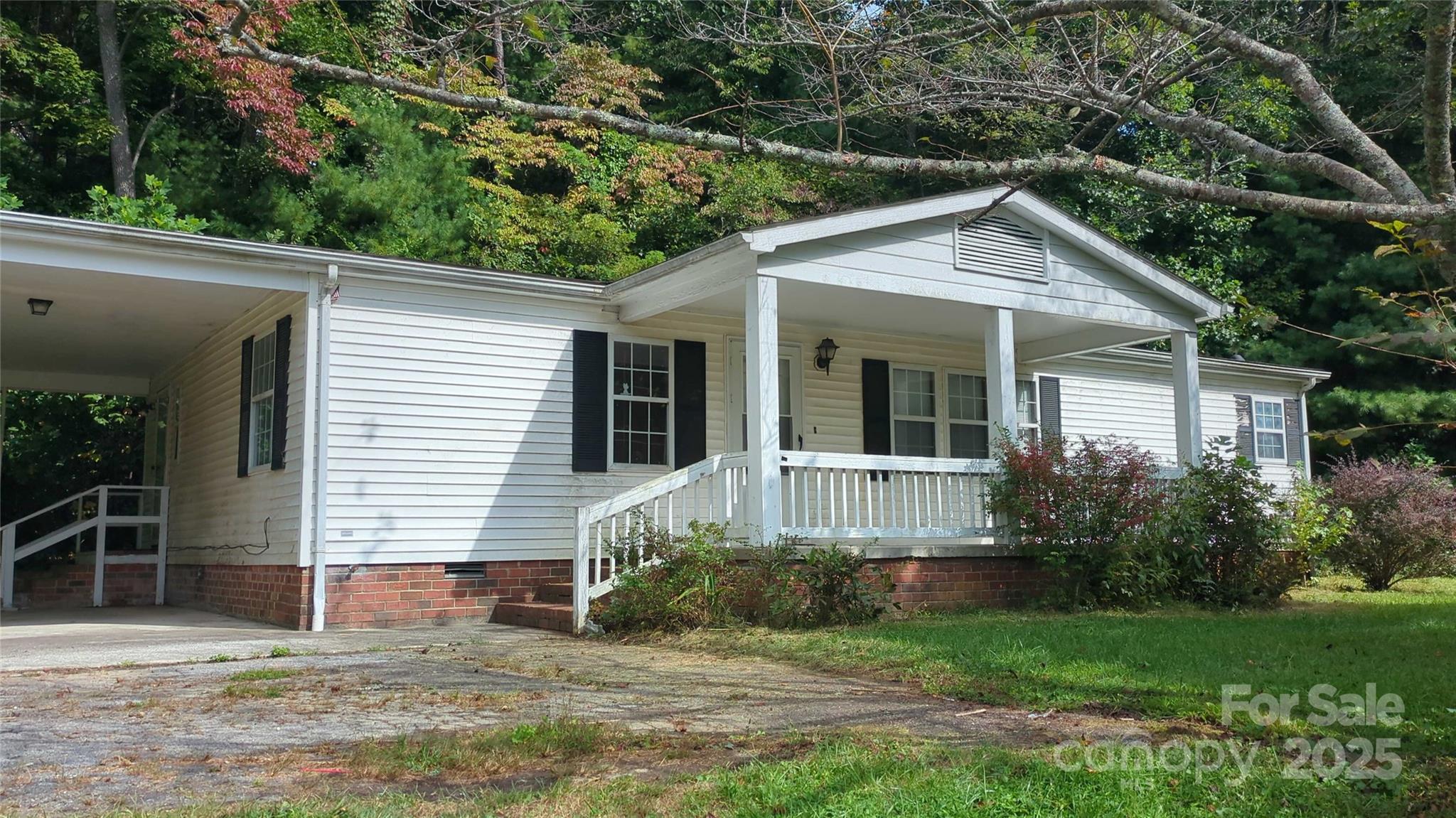 112 and 154 Merri Drive — Hendersonville